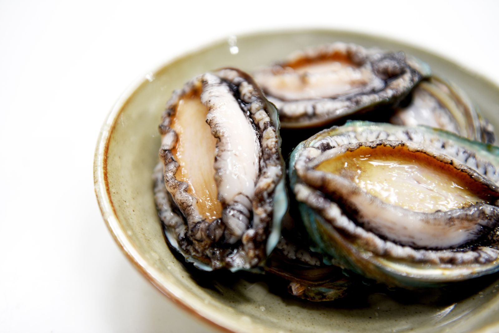 高中師「手戳鮑魚」PO網!學生崩潰:一週要見他2次 校方回應了