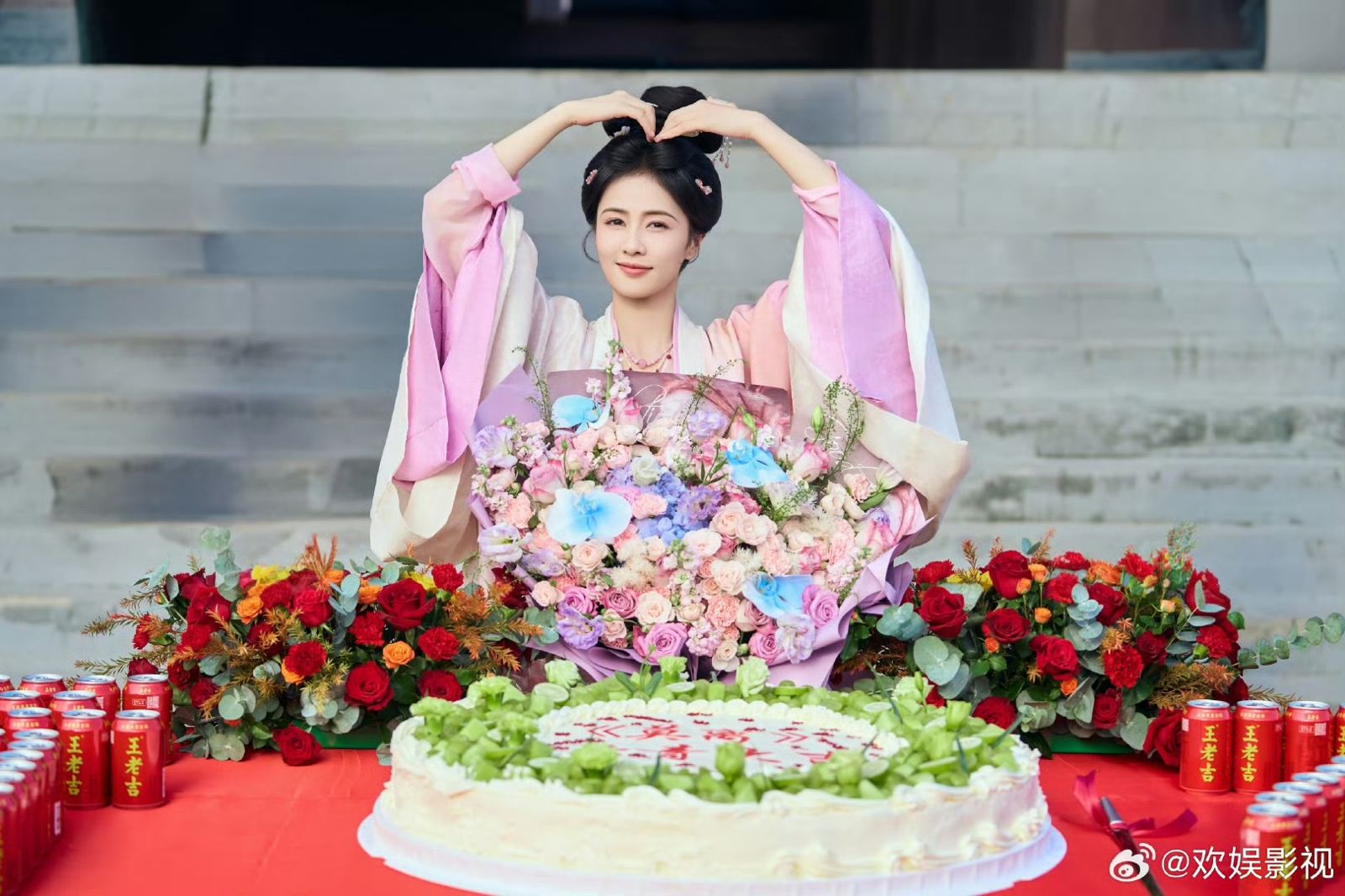 白鹿自曝8月得「怪病」暴瘦4公斤！　看遍醫生找不到病因：靠粉絲撐下去