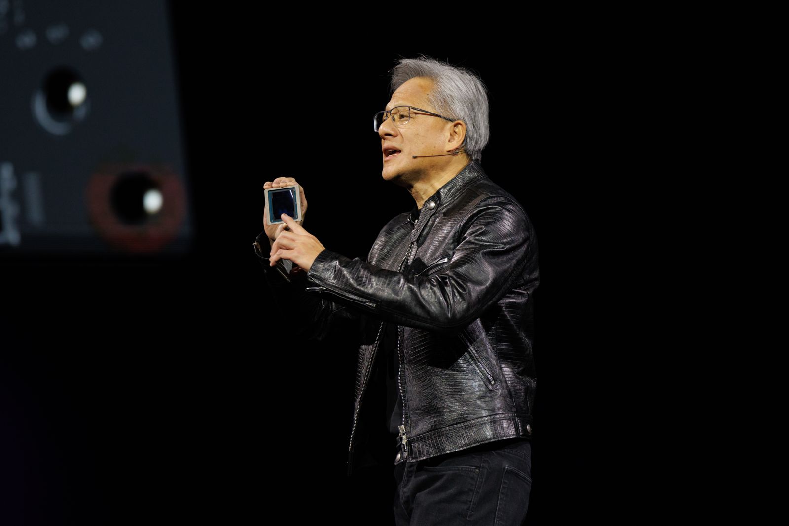 AI晶片水閘大開！阿里巴巴、字節跳動瘋搶超微、輝達