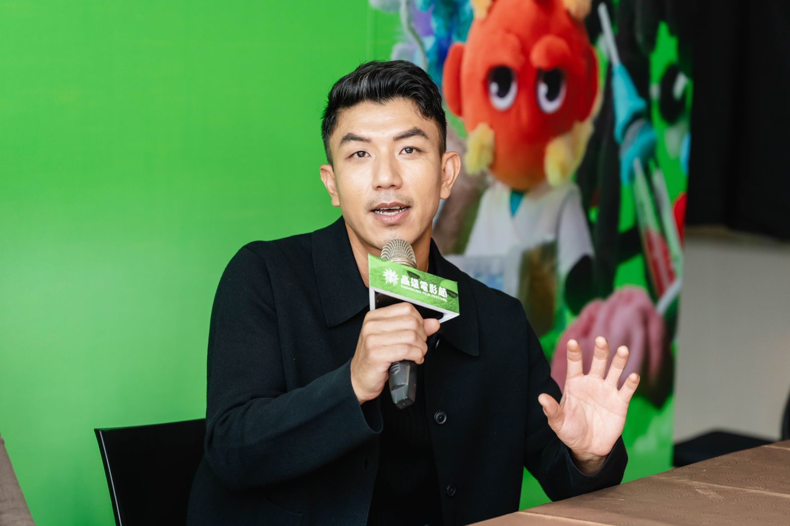 泰版梁朝偉為男男床戲操肌　《有用的鬼》導演看出他「偽娘天菜」潛力