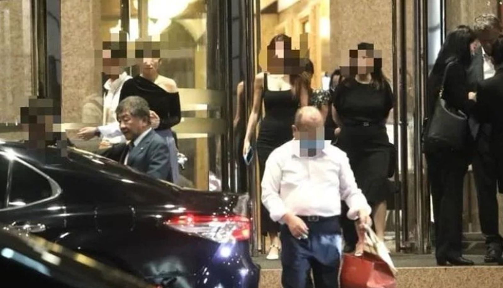 王鴻薇2024年11月爆料陳時中參加「粉味飯局」，後來遭打臉是一群醫生的聚會。（圖／翻攝王鴻薇臉書）