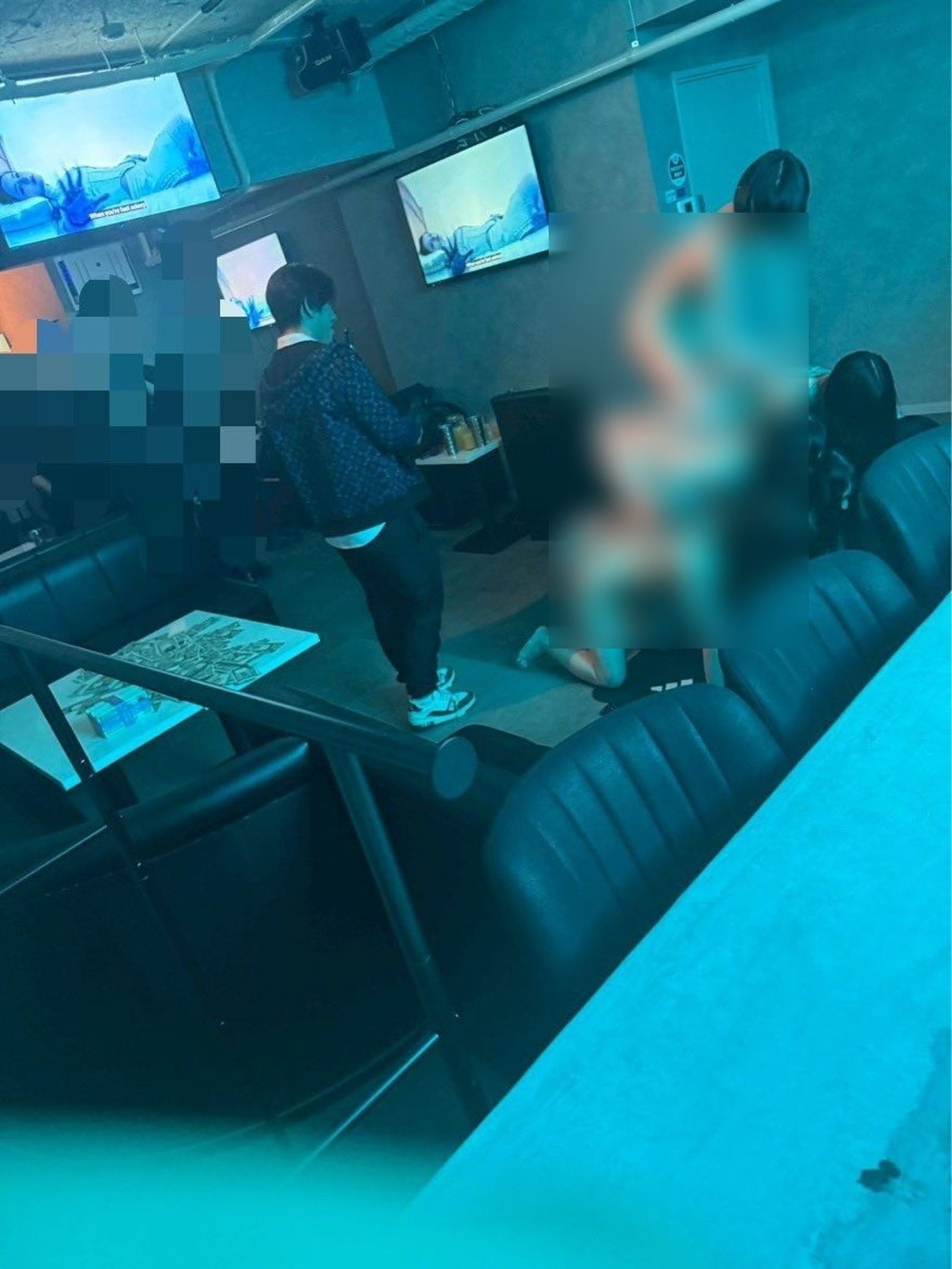 坂井秀人遭拍玩「女體香檳塔」，形象翻車。圖／翻攝自freefreech.com
