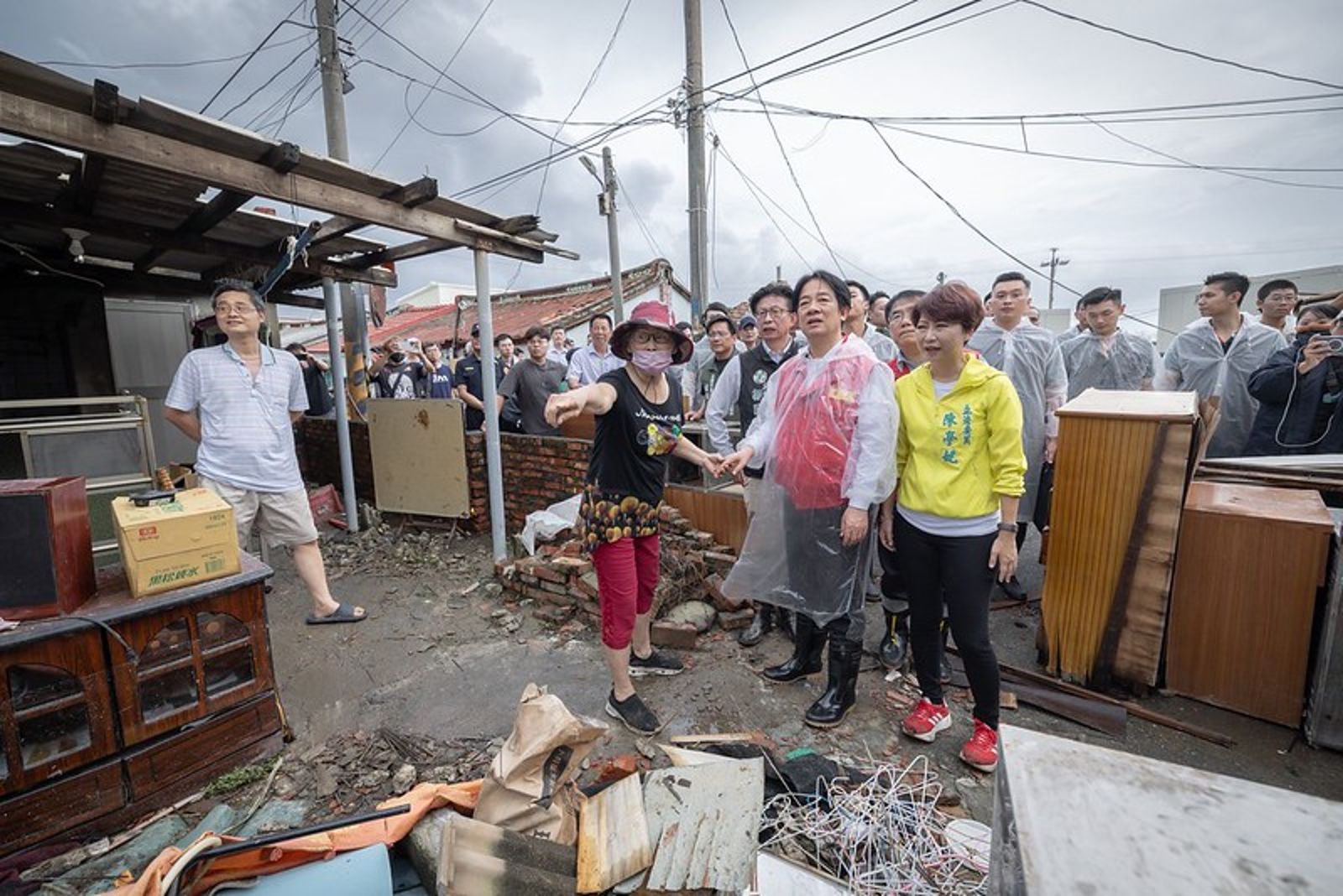 災民當面求助...賴清德一句「國軍不得進入民宅」 立委起底打臉:賴市長違法?