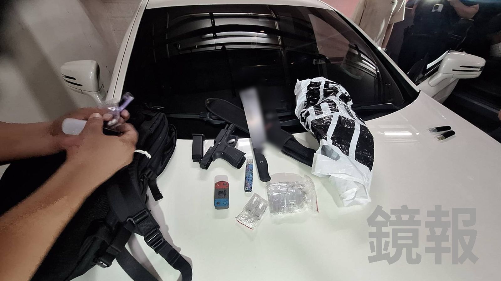 警方查扣改造手槍、喪屍煙彈等證物。翻攝畫面