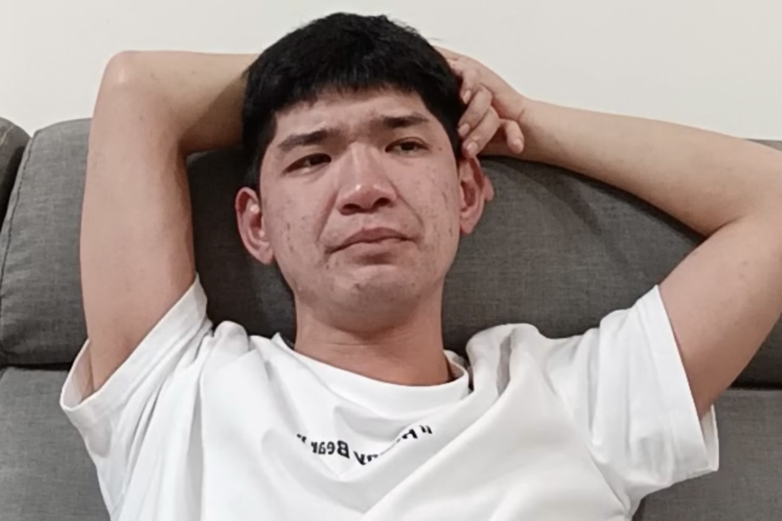 晚安小雞承認「回台馬上離婚」　曬身分證配偶欄「痛哭曝放手前妻原因」