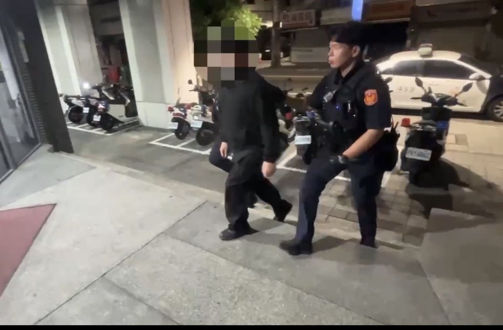 陳男偷竊女鞋落網，辯稱心情不好犯案。翻攝畫面