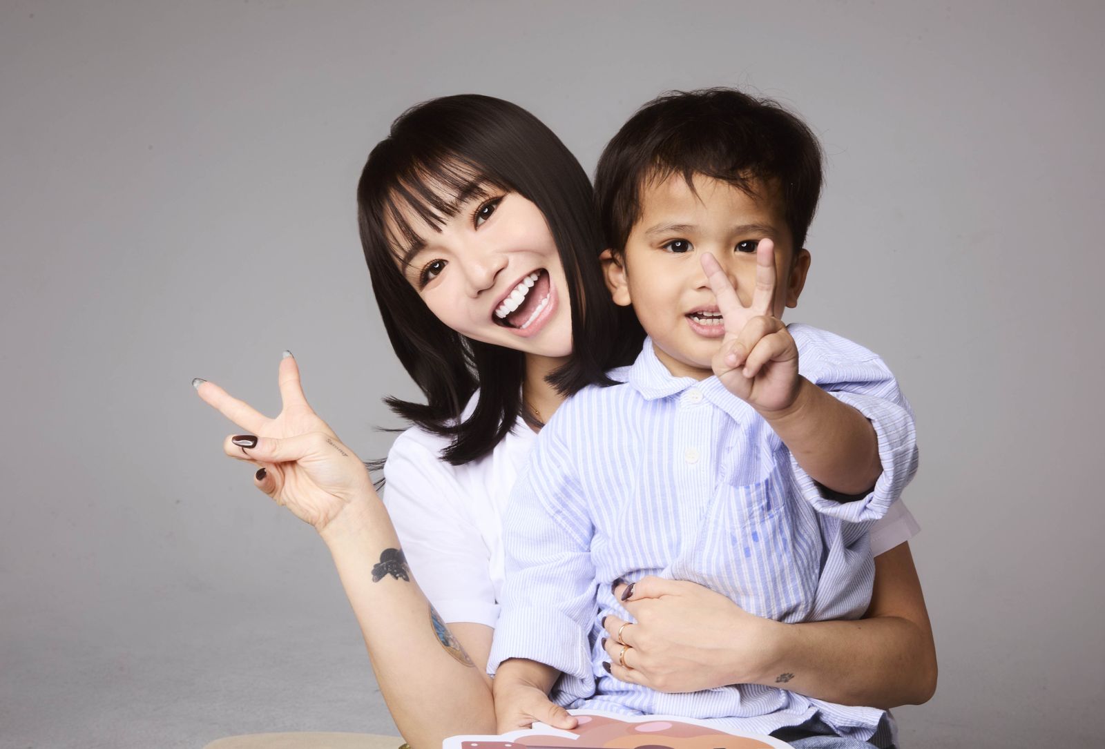 過年才帶男友見家長!陳芳語突抱「寶寶」露面 認了孩子給她安全感