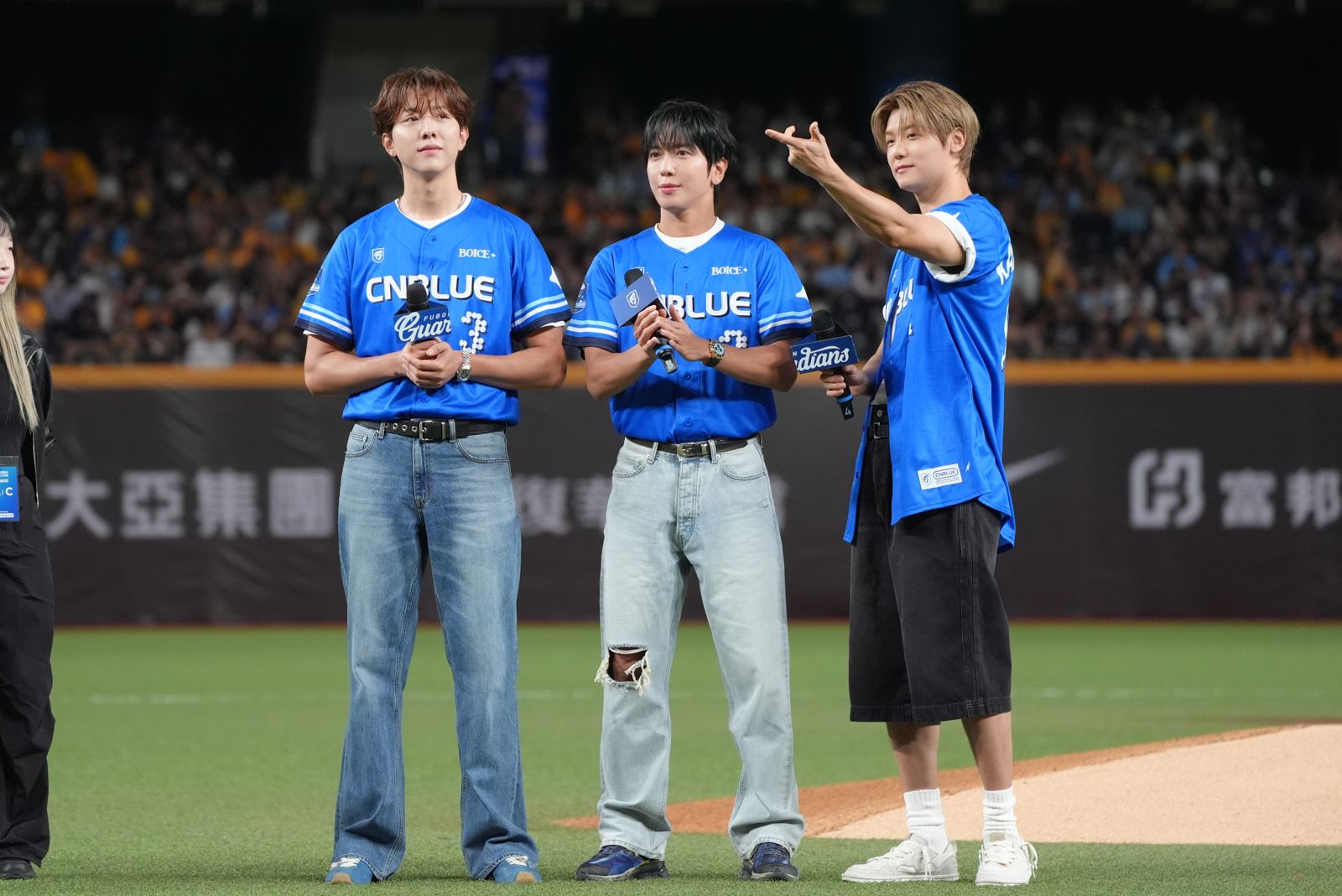 CNBLUE首登大巨蛋開球!鄭容和認了超緊張 姜敏赫喊不當應援拖油瓶