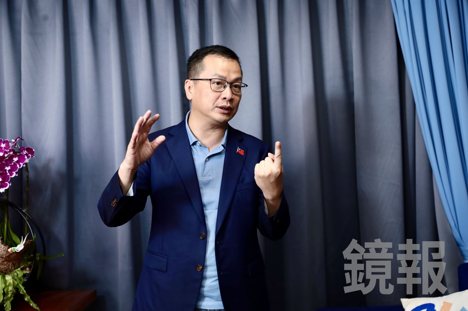 羅智強接受專訪時泰然自若地說道，國民黨還是要相信自身兩岸主張跟態度，最能為台灣謀取長久和平及發展。對自身主張要有自信心，才能夠贏得大家的信任。（圖／林煒凱攝）