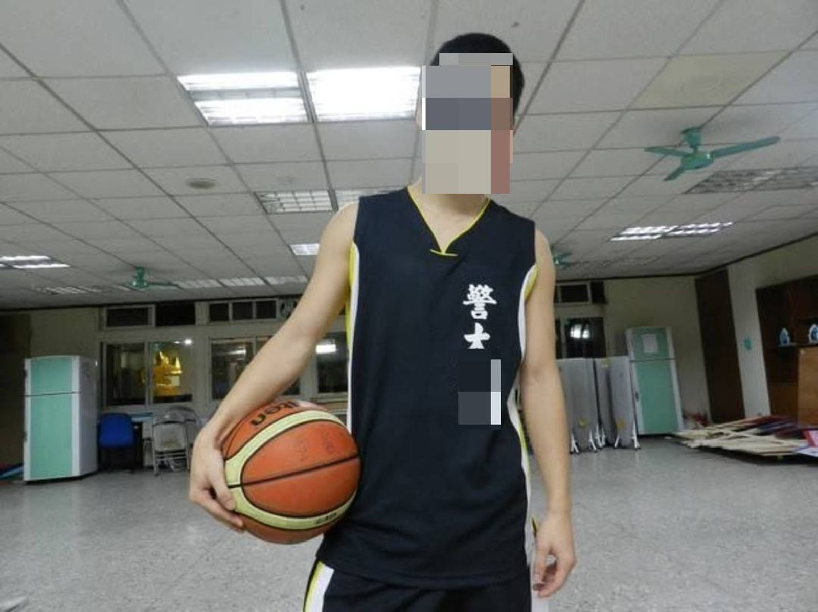 「大物」限時販售!台中渣警偷拍警花女友連結片 外流付費網百人瘋搶