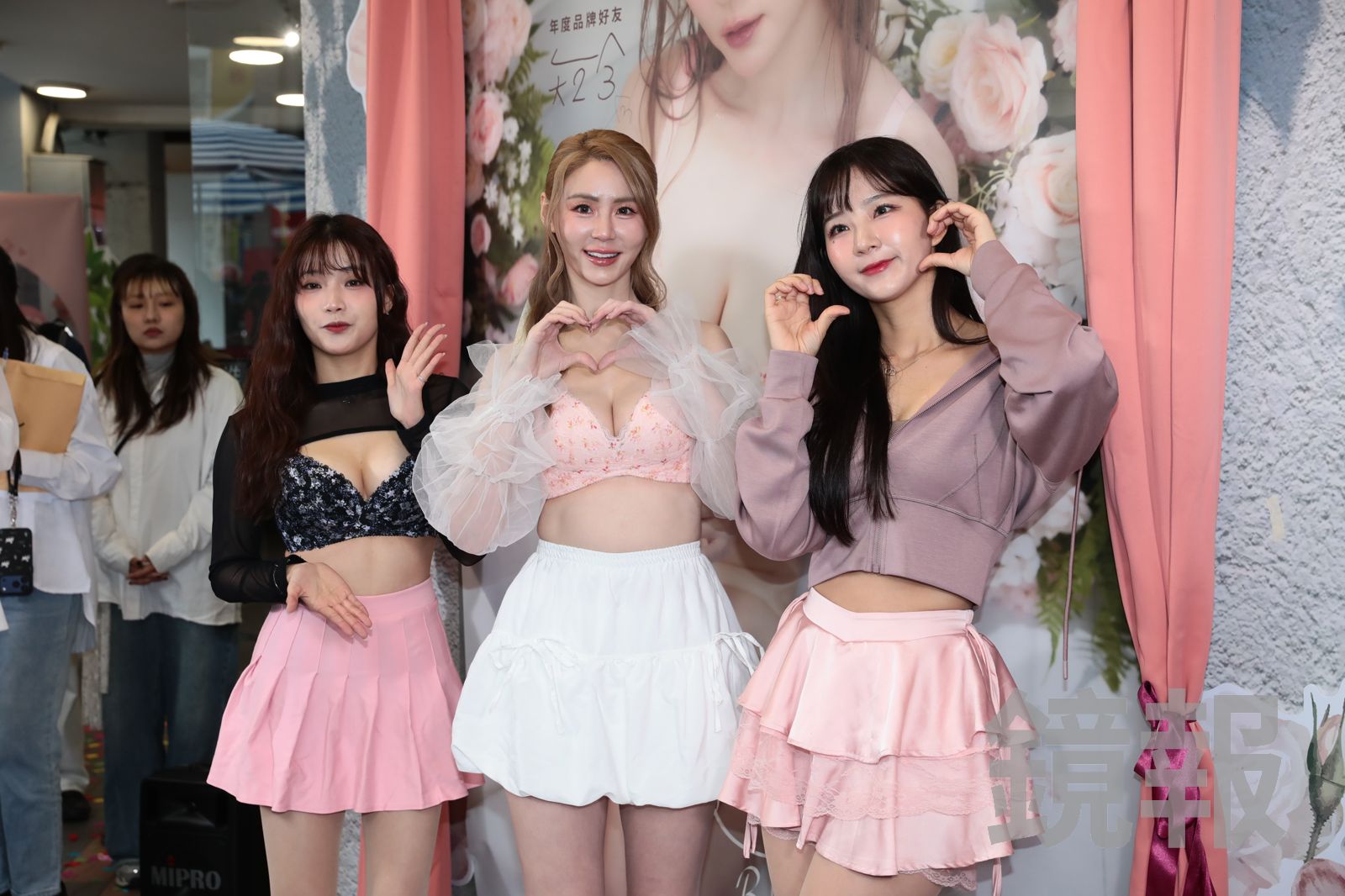 玥晨（左起）、短今、金吉娜出席活動。林煒凱攝