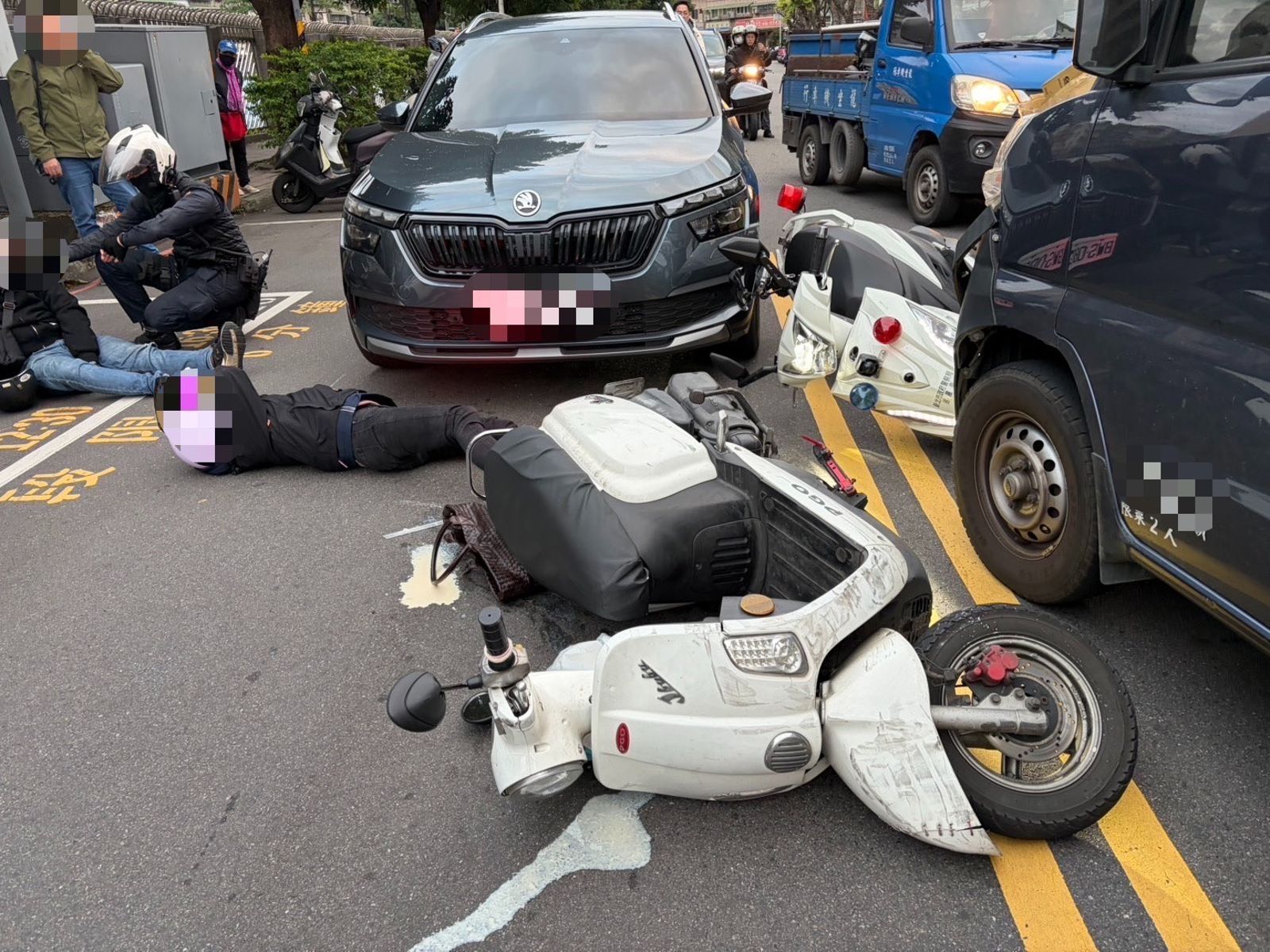 熱心小貨車司機「神擋位」助警　毒鴛鴦落網遭罰10萬