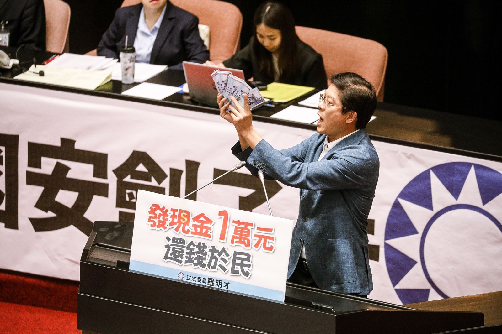 陳嘉宏專欄：只有你想不到的低俗　沒有這群人做不到的噁爛