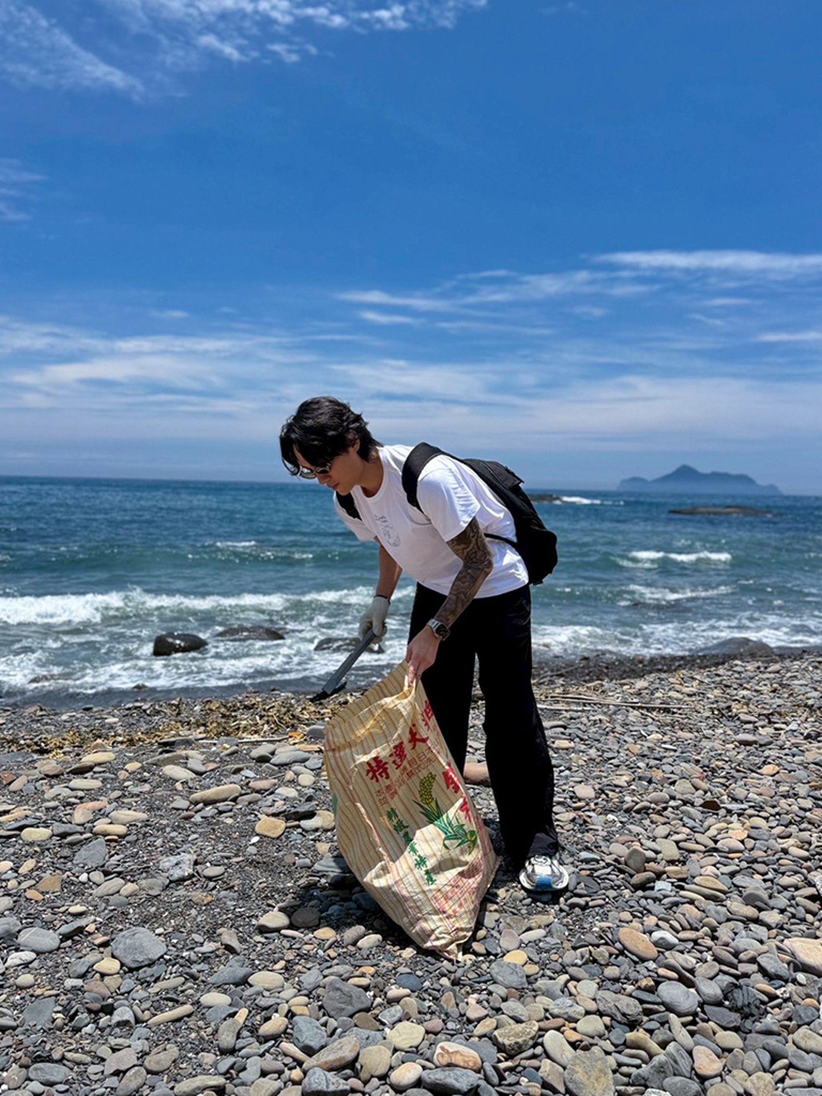 VIC淨灘。快電商提供