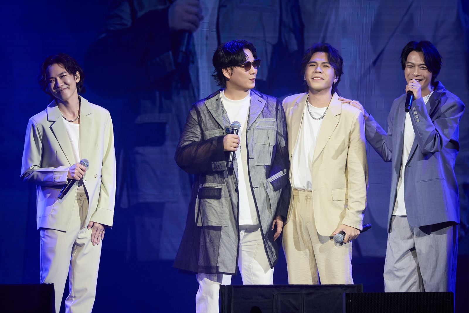 蕭煌奇21日舉辦公益演唱會，李吳兄弟現身祝賀。黑色吉他＆華納音樂提供