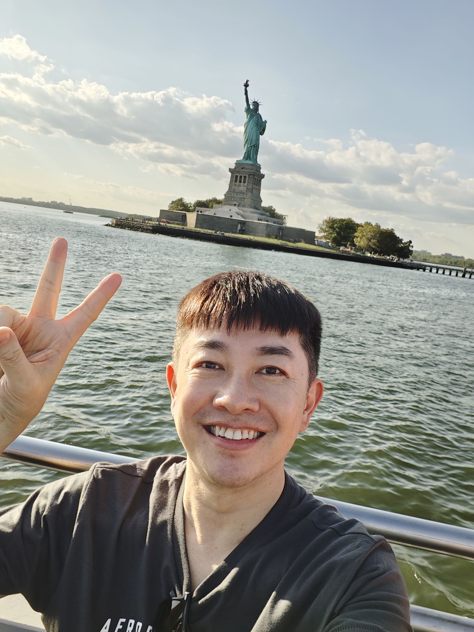 李明川日前到美國旅遊。產值娛樂提供