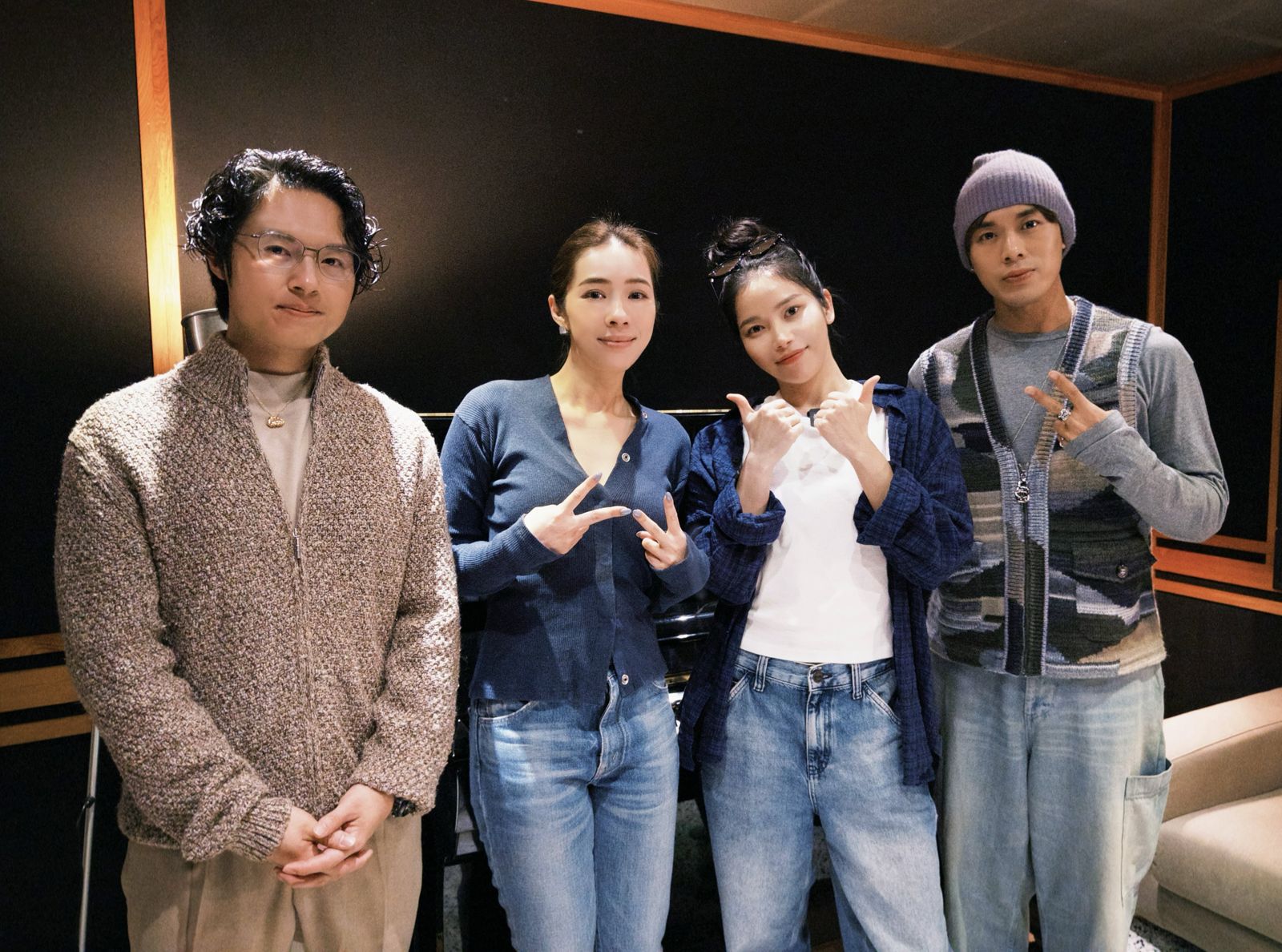 告五人魅力席捲韓國！小歌迷街頭巧遇　家長興奮告白「全家人每天聽歌」

