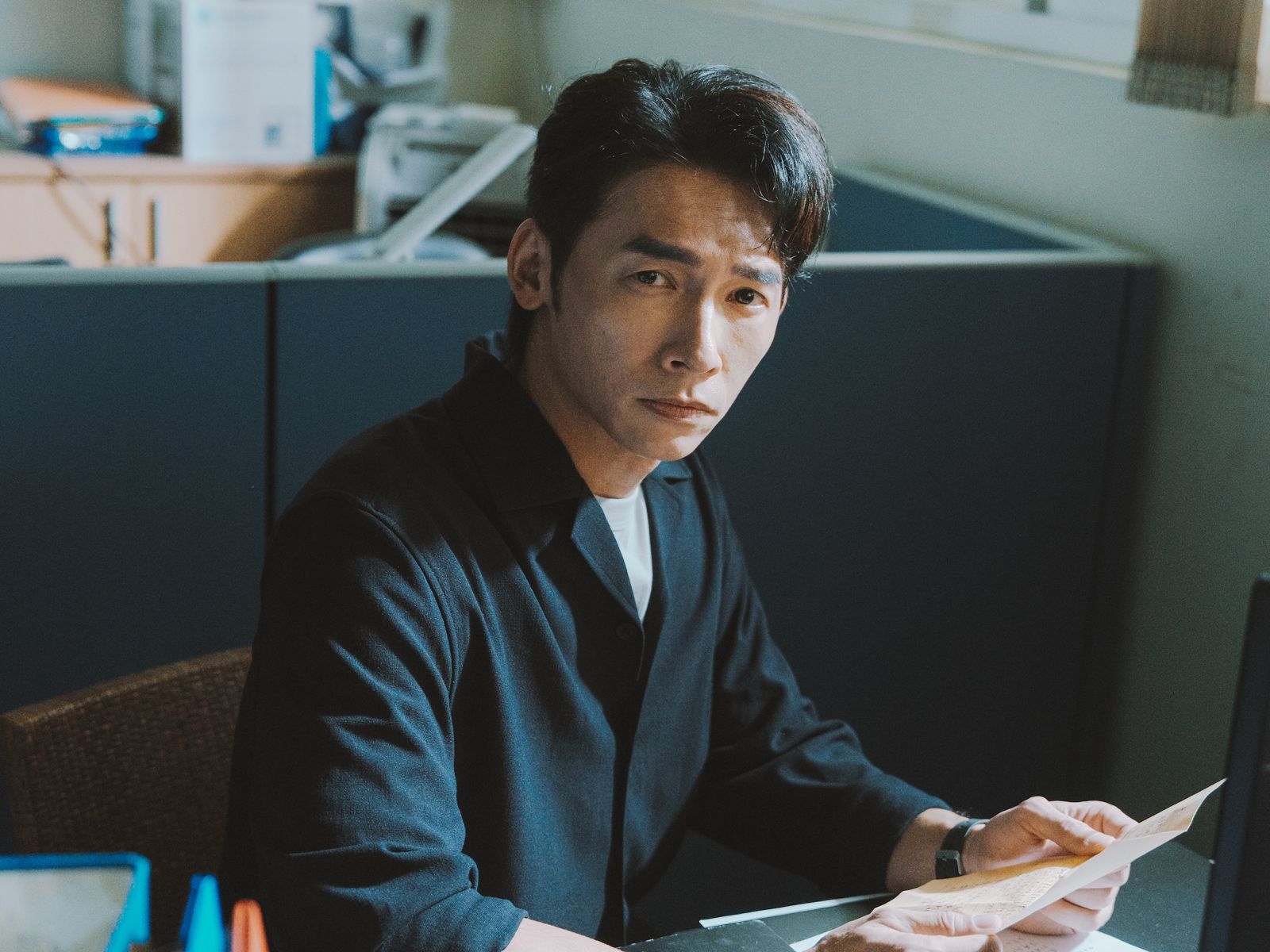 温昇豪即興演出高校師愛玩諧音哏。映底子國際傳媒股份有限公司提供