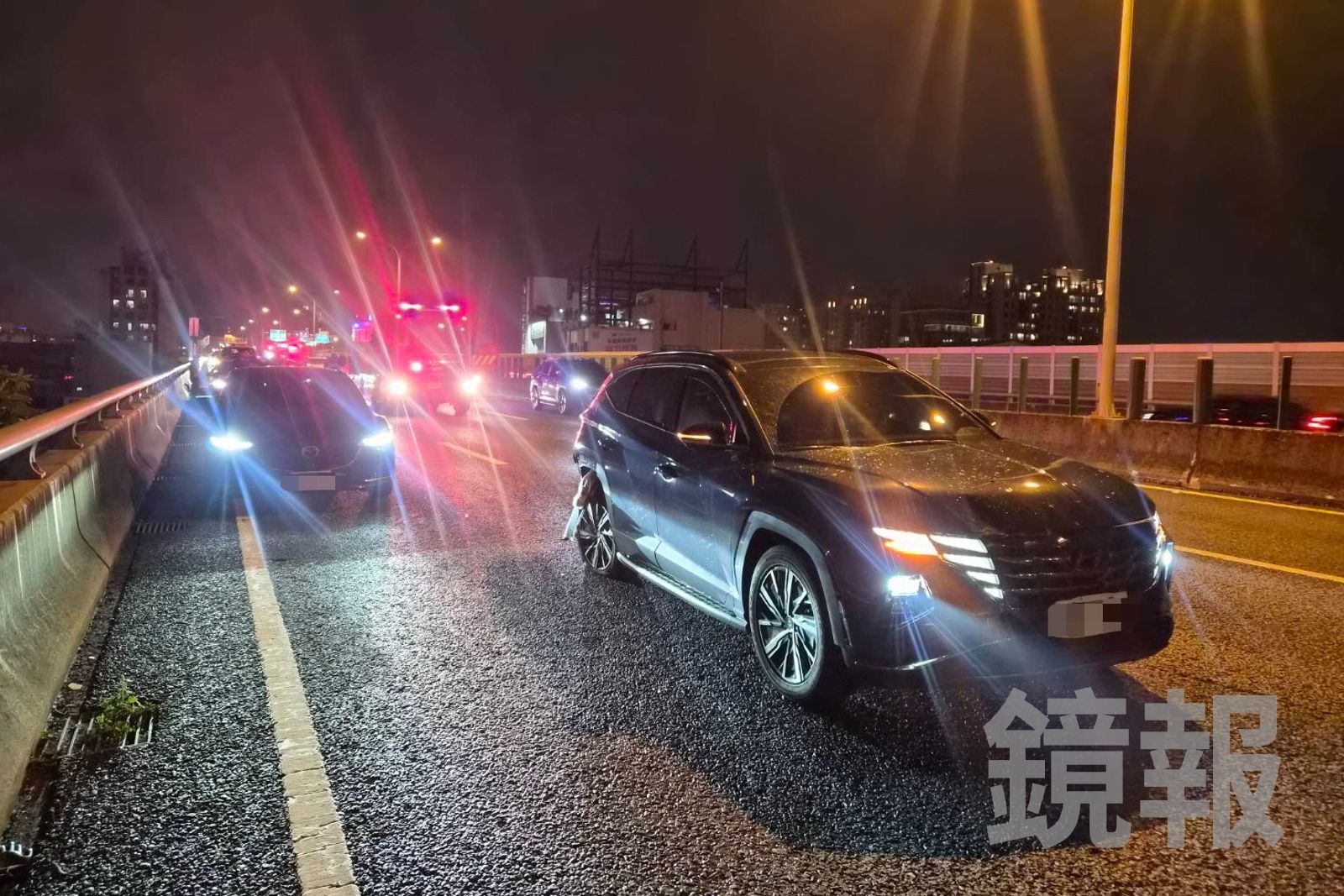 台74快速道路北屯路段發生5車追撞事故，造成4人送醫救治。民眾提供