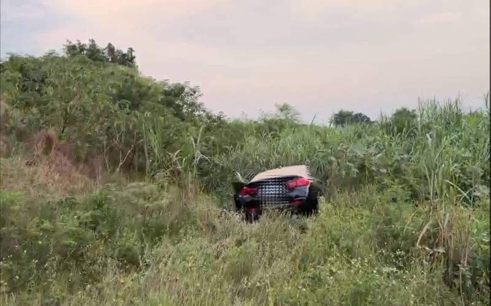 孕婦按摩店外休息　陌生男趁車未熄火開走「連人帶車」載離　警跨縣追緝逮人找回BMW