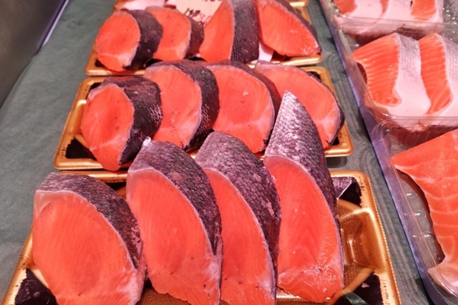 鮭魚、三文魚傻傻分不清?專家:只有「1種魚」可以生食