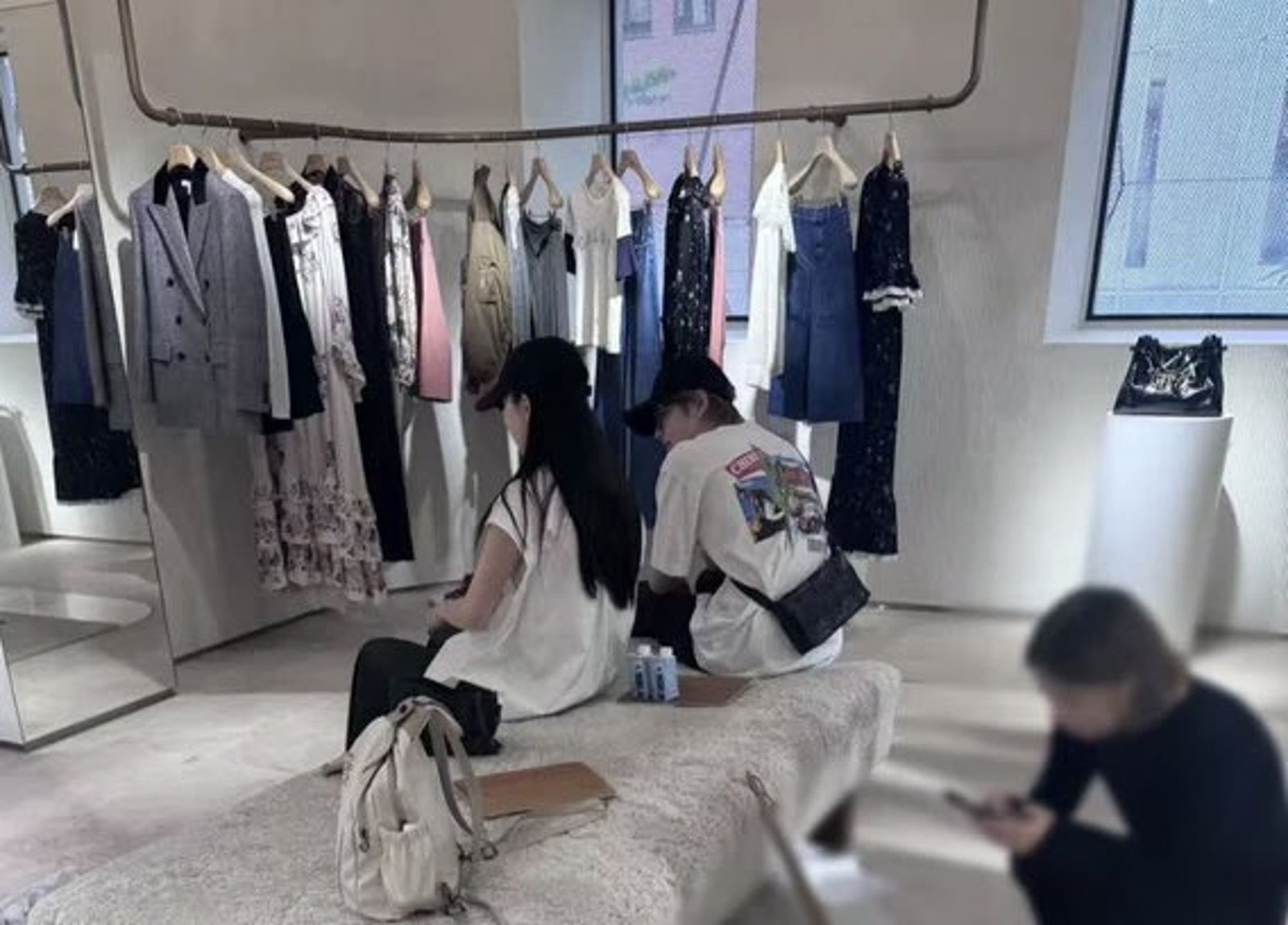 吉野北人先前被網友目擊在銀座約會逛街。翻攝X