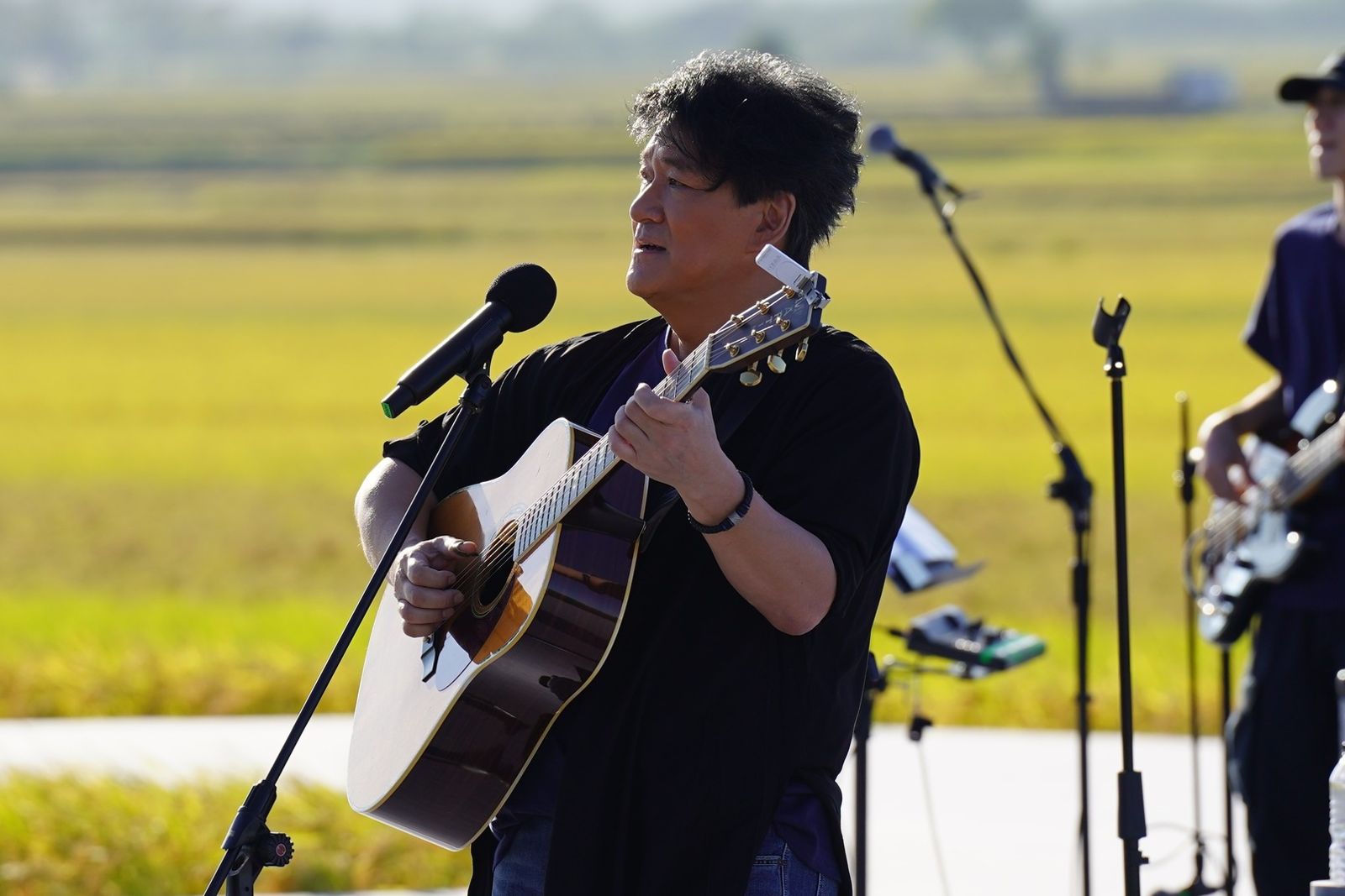 周華健「終於參加」台大數學系畢業典禮　相隔40年重返驚豔學弟妹