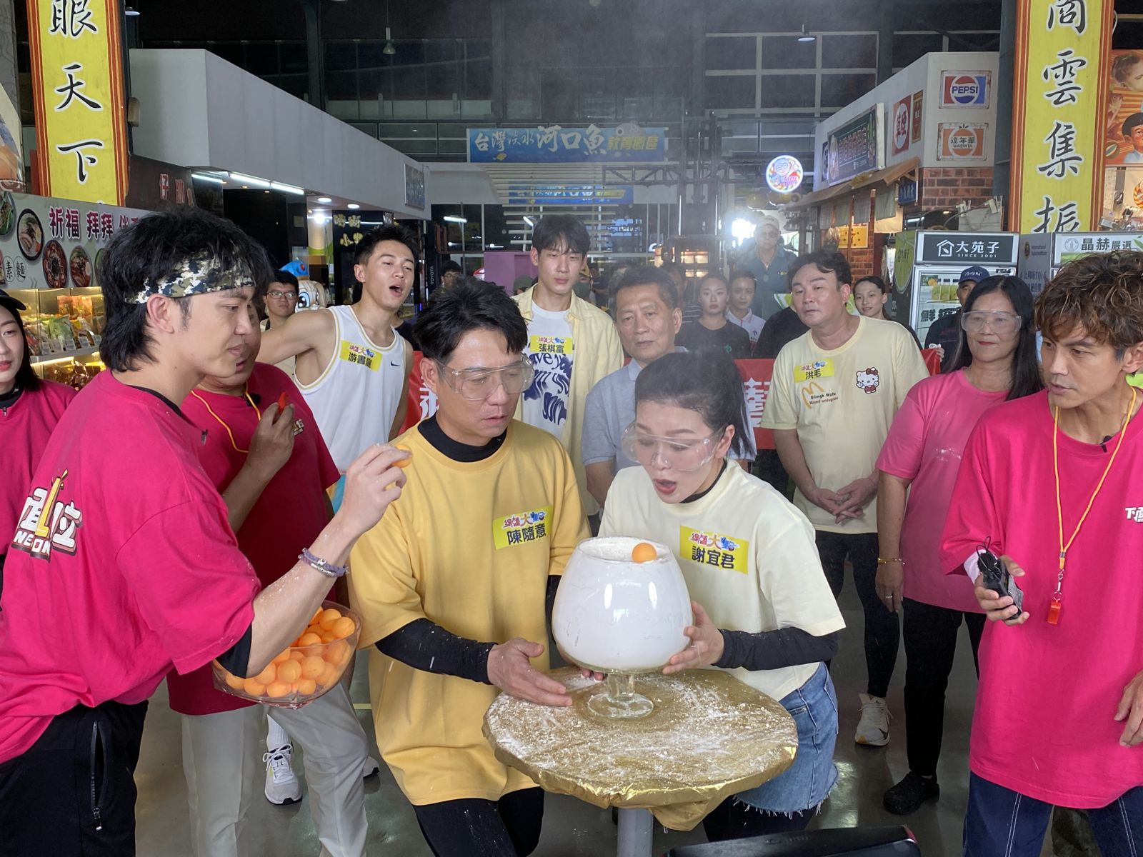 陳隨意表示，上節目不能送肉包。民視提供