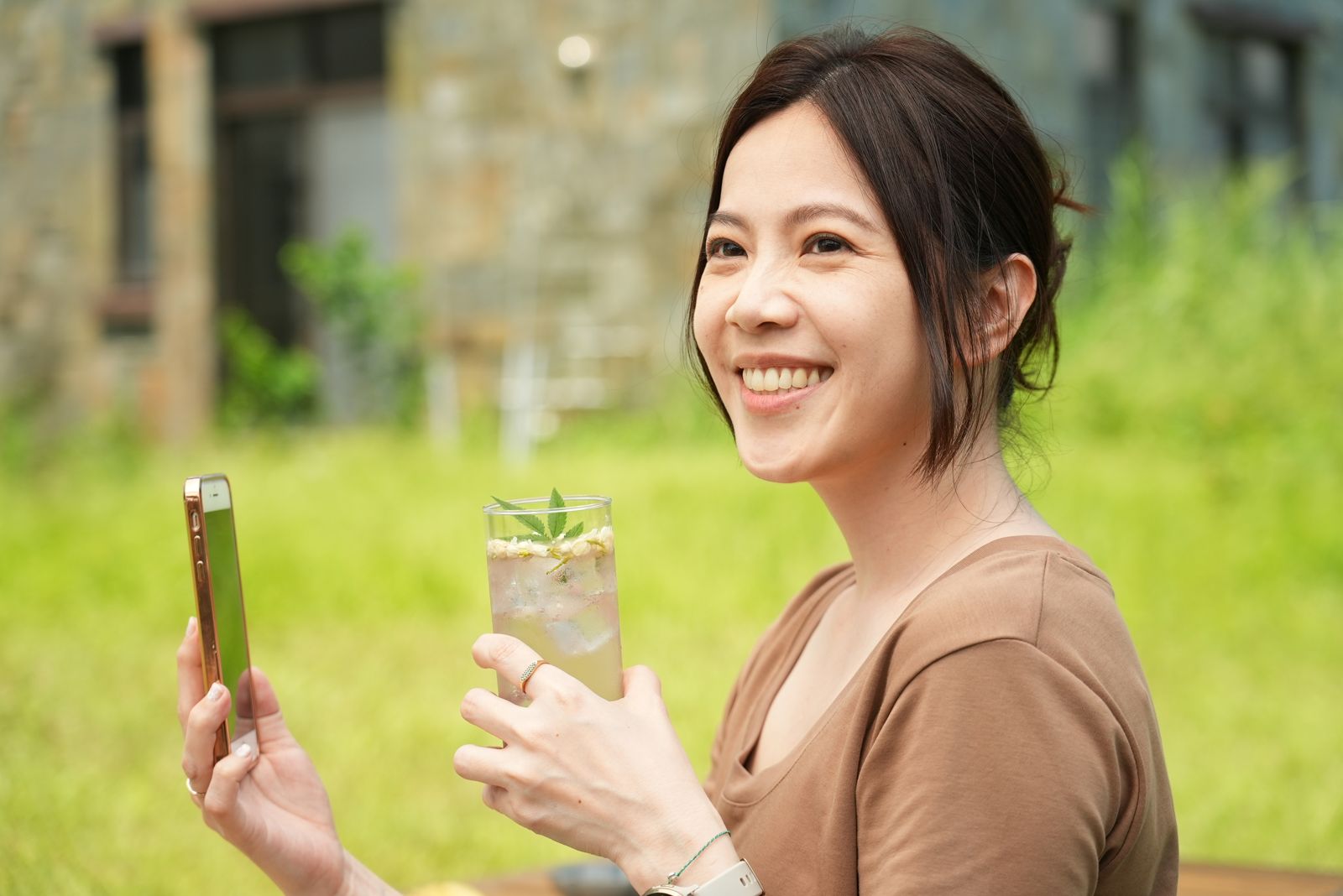 廖苡喬在《好好吃飯2》演出現代職業婦女的煩惱。公視+提供