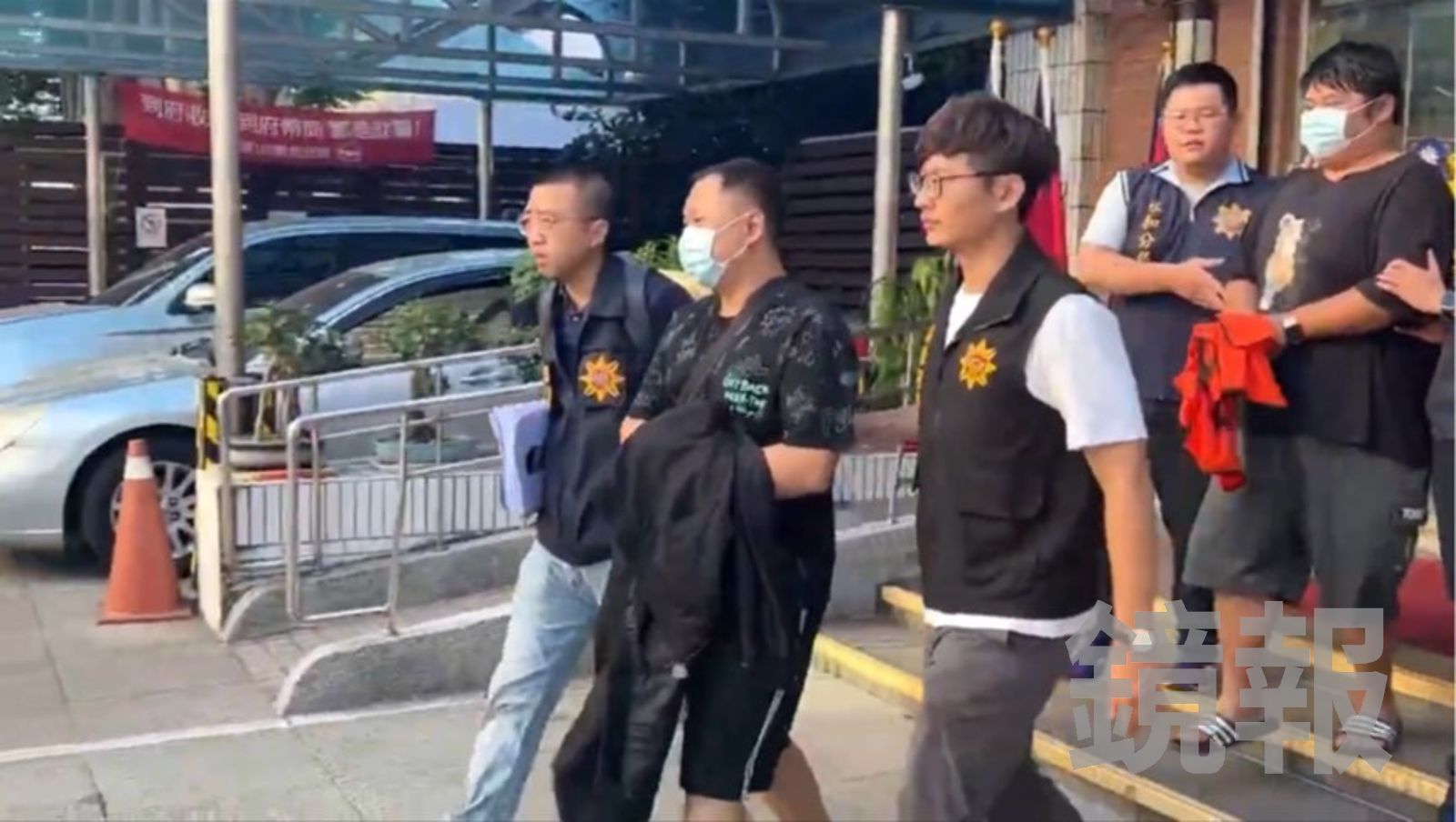 專案小組第二波溯源帶回施姓、林姓犯嫌。