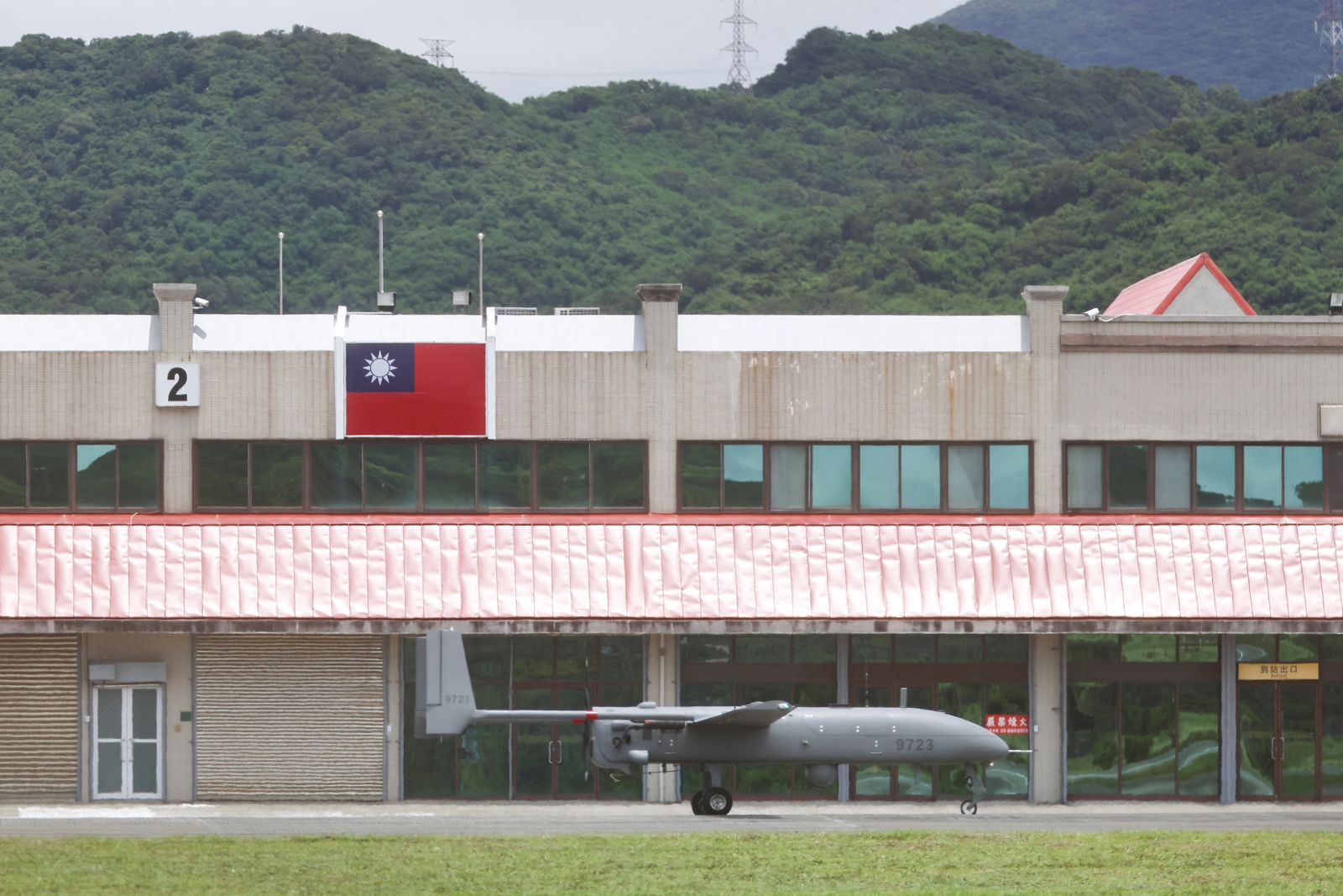 陳嘉宏專欄:21萬架軍用無人載具──盧秀燕與韓國瑜過不去的檻