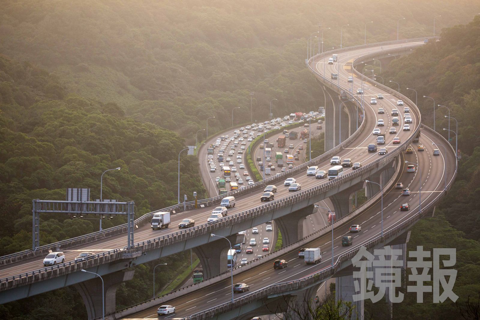 沒車禍國道卻塞爆?專家揭「幽靈塞車」驚人真相 3解法徹底避免