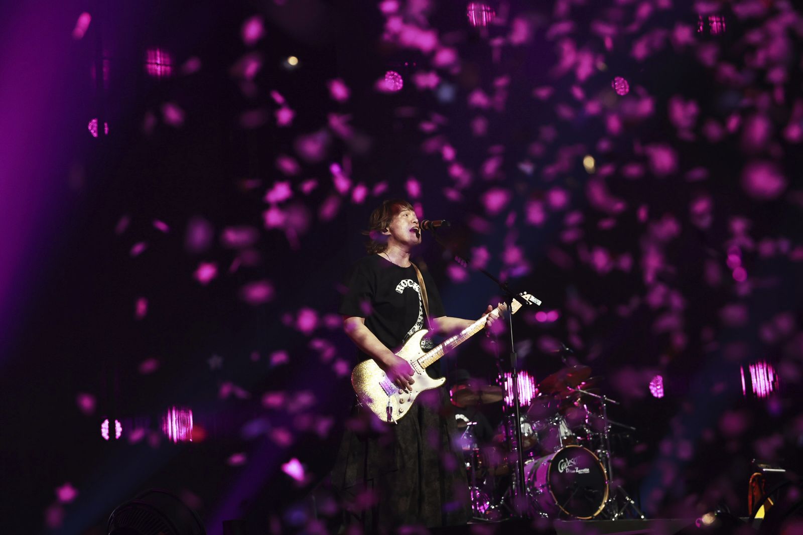 伍佰日前在高雄巨蛋開唱。月光音樂提供