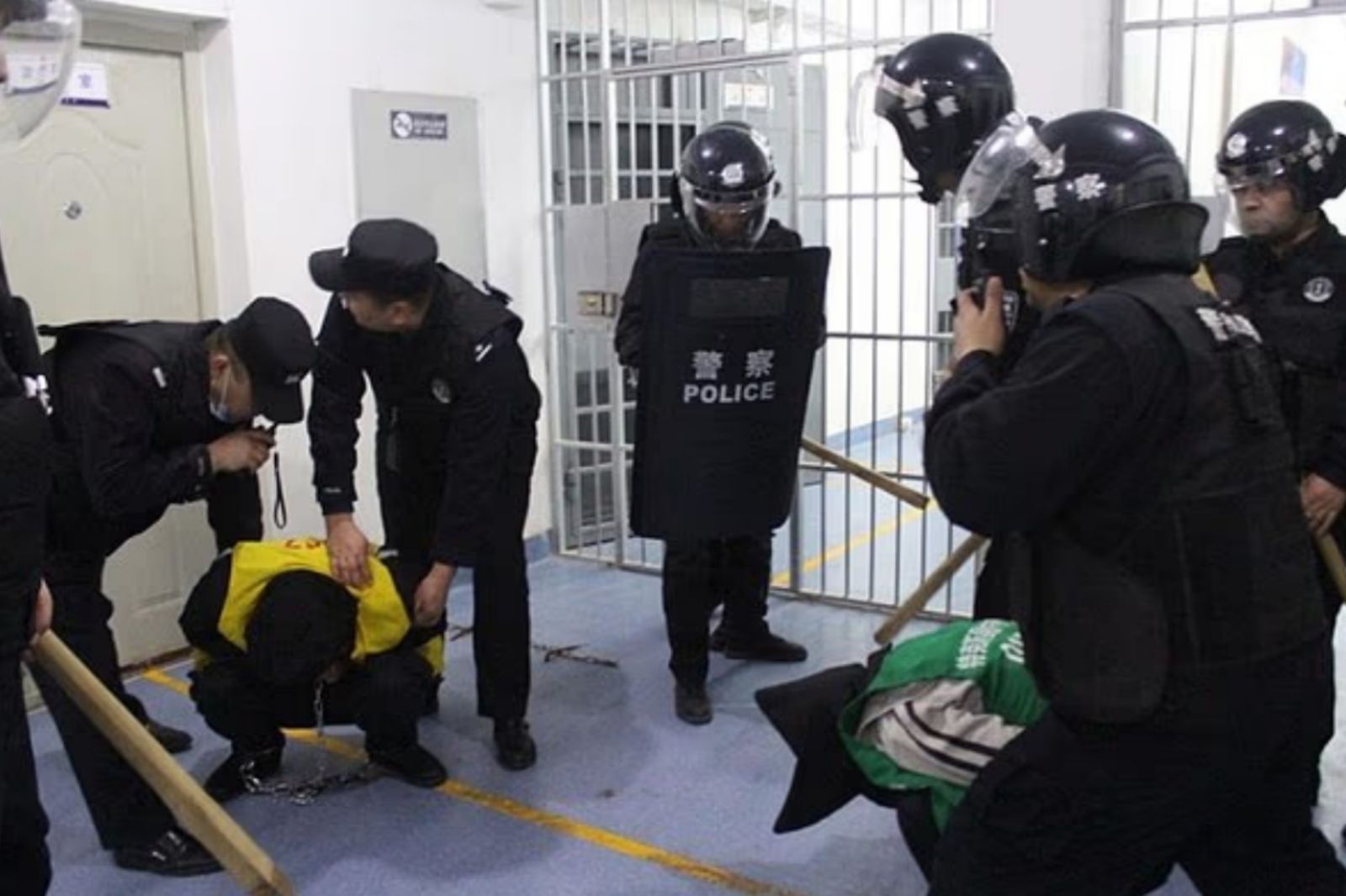 輪姦女性、拔指甲！新疆再教育營「恐怖行徑」曝　受害者：像地獄一樣