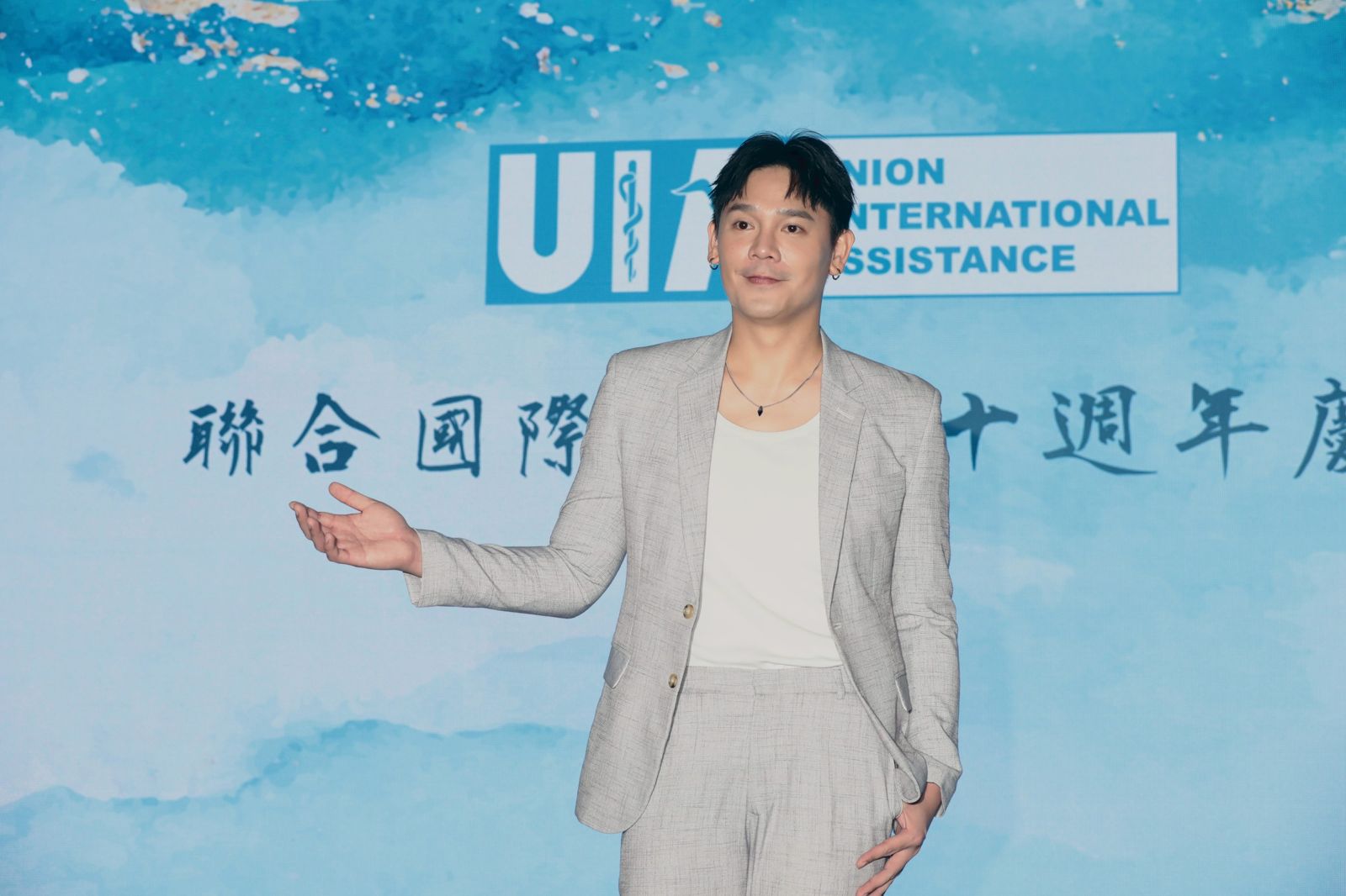 盧學叡「窮到剩237元」!半夜提50元零錢求超商換鈔票 急籌母親醫藥費