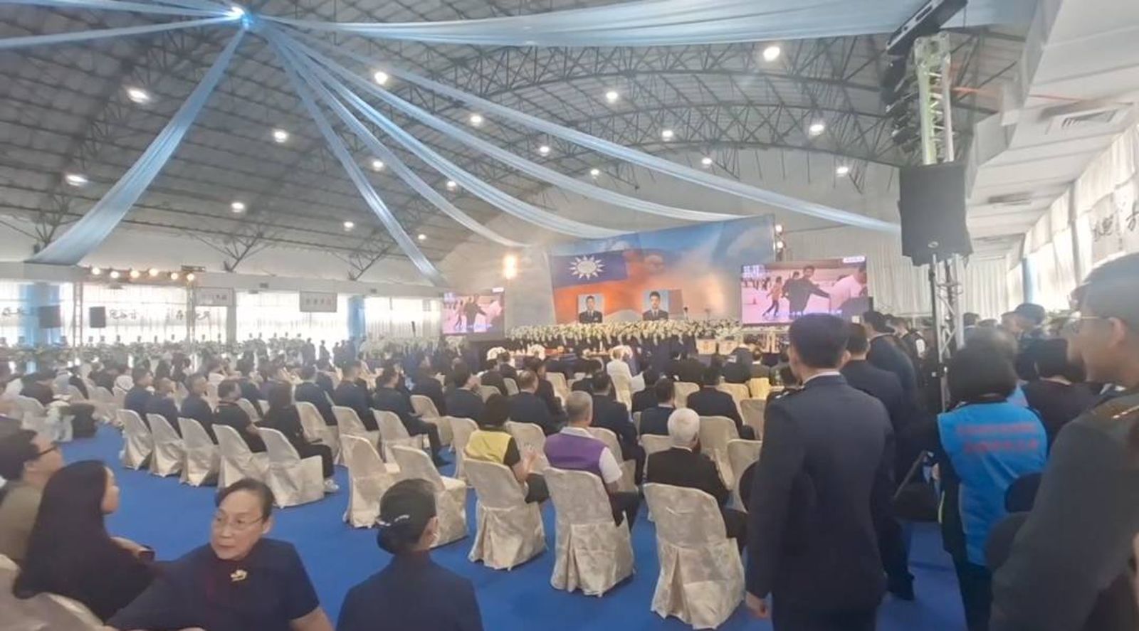 淚送2殉職飛官!聯合公祭賴清德親頒褒揚令 戰機「缺席隊形」掠空致敬因天候取消