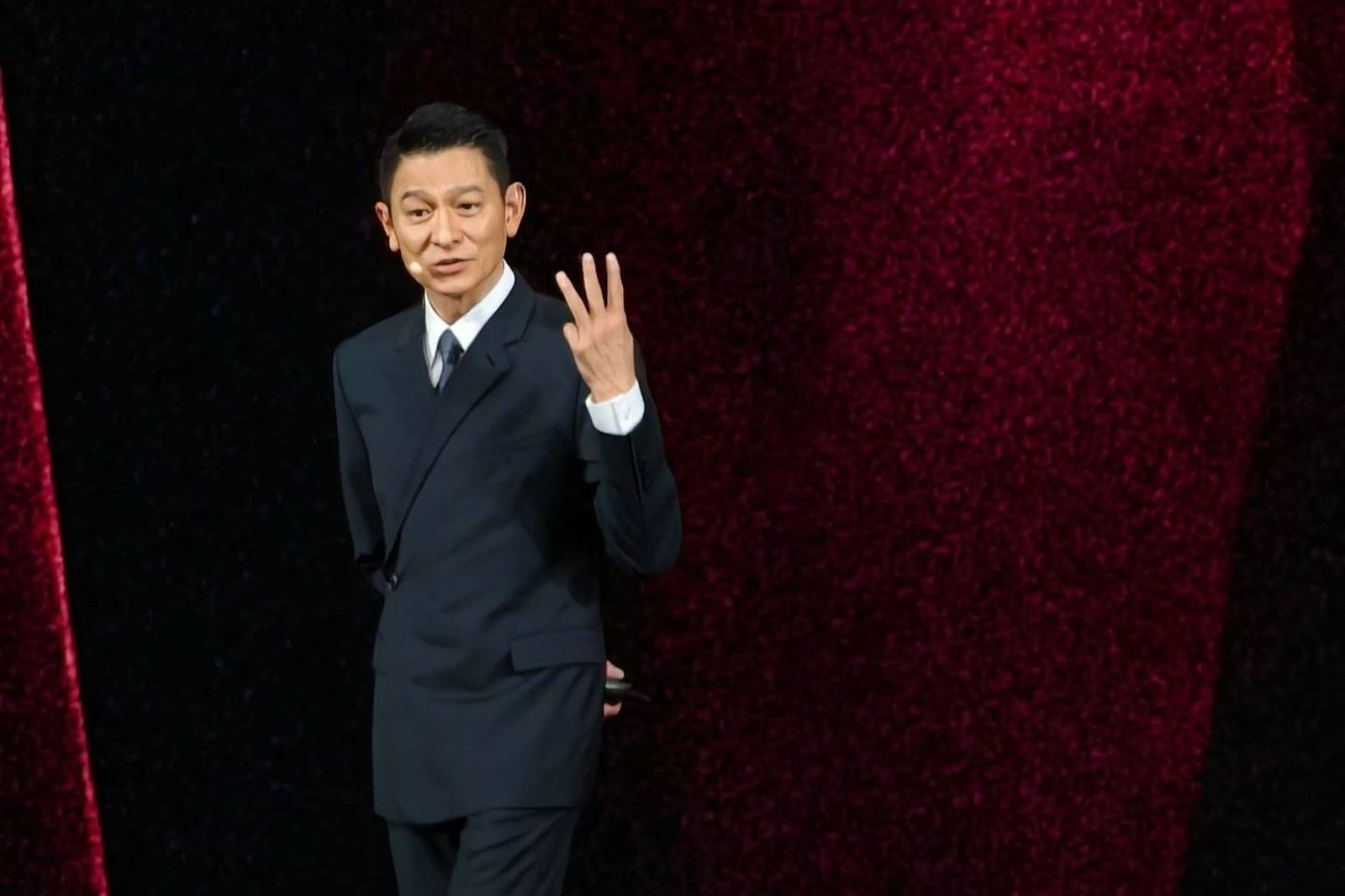 向太親揭劉德華借錢救急內幕！被逼掏1.6億退股　提醒「守住財富5件事」