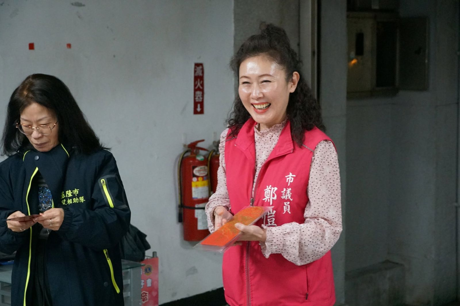 國民黨籍基隆市議員鄭愷玲遭爆大聲開罵基層店員,還揚言「要警察抓人」。圖/翻攝自FB/鄭愷玲 延續 ‧ 溫暖