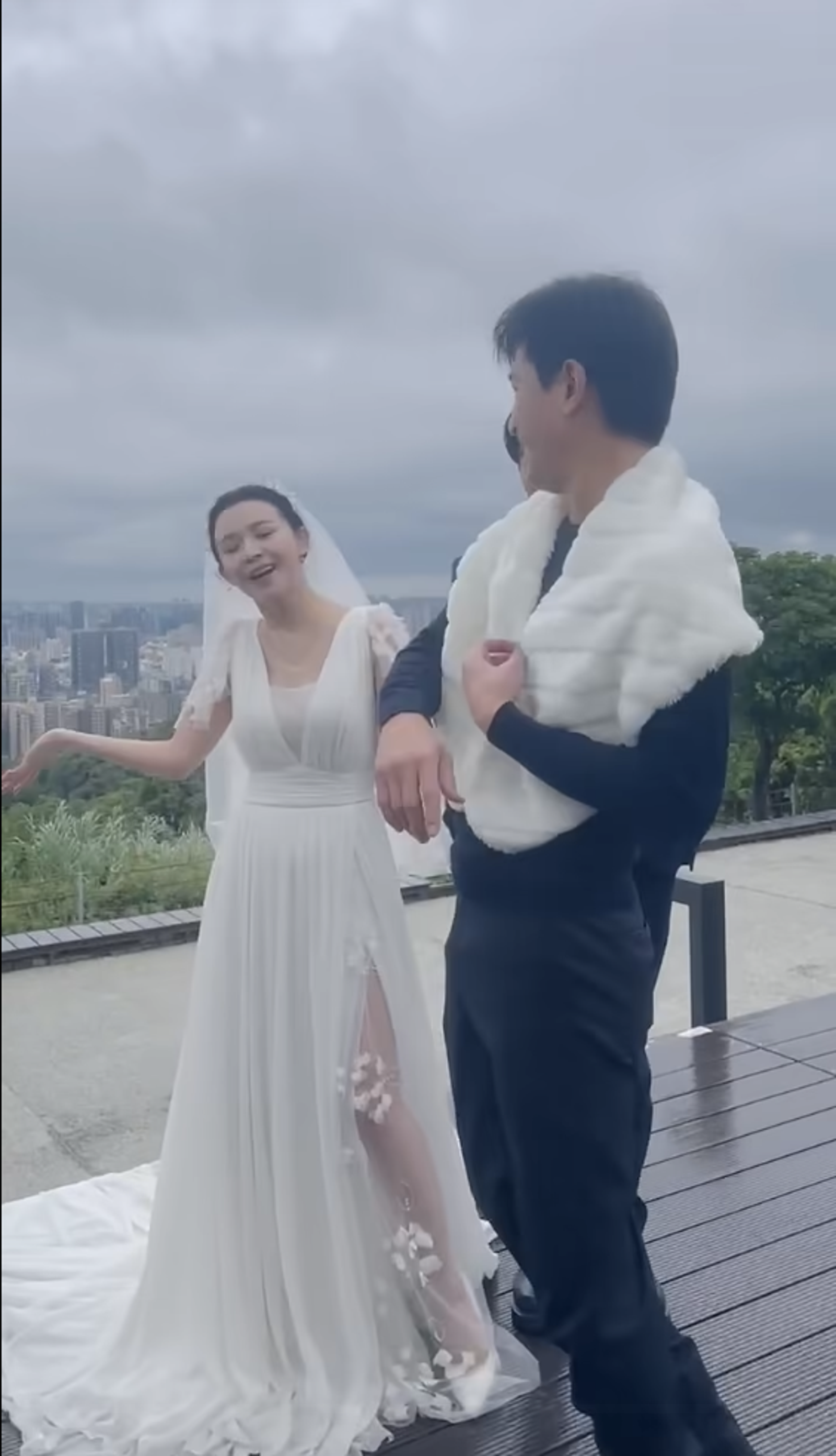 吳婉君(左)分享與傅子純逗趣影片。翻攝吳婉君 Cocco Wu臉書