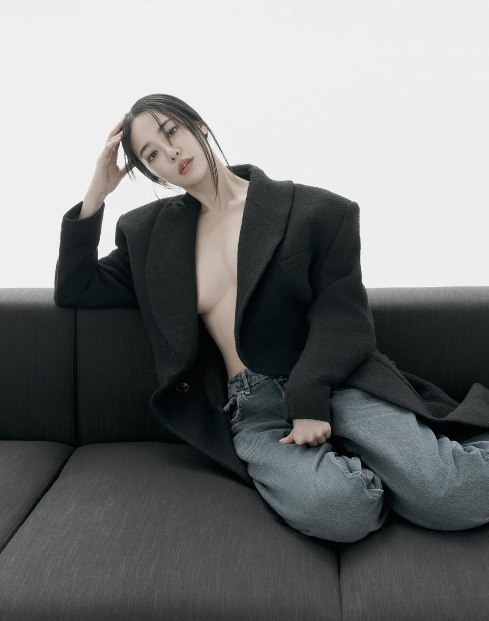 李珠妍性感露側乳。翻攝IG@jupppal