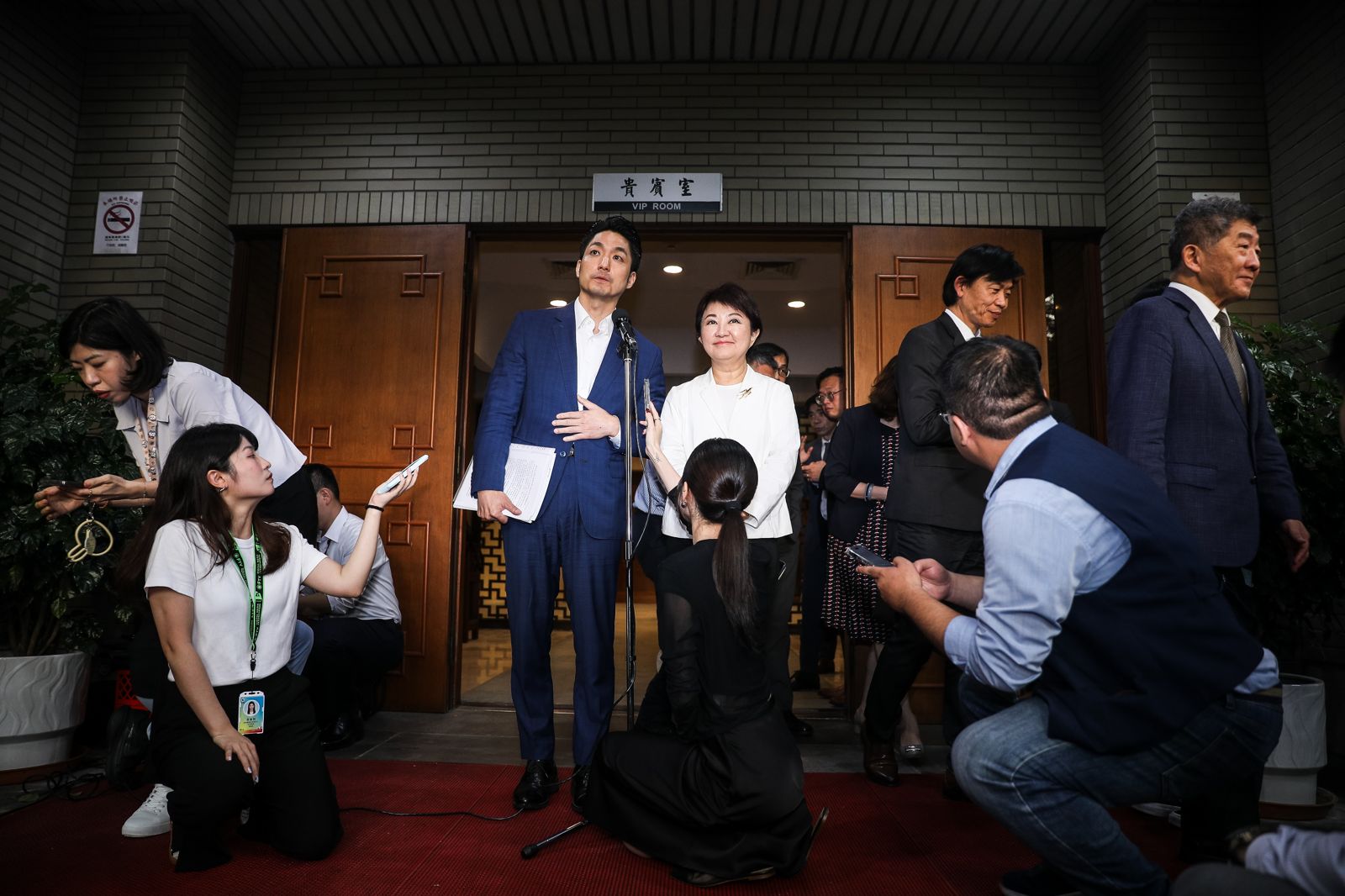 當公眾把「問A答B」辨識為蔣固定的為政模式,原本用來保護形象的防衛機制,反而構成形象受損的根源。鄒保祥攝影