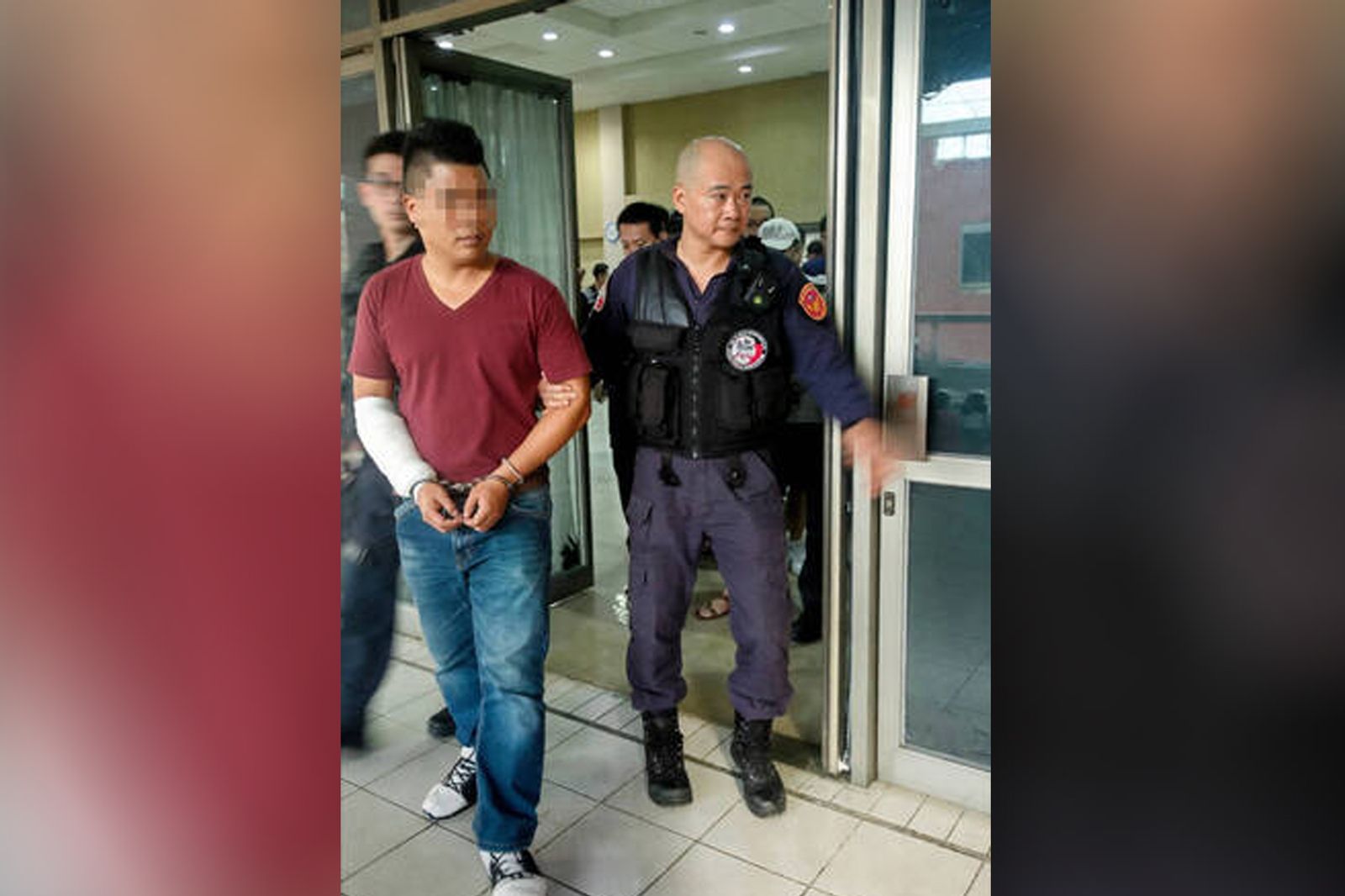 詐團變態私刑逼「吹射」 電擊2少年還逼「舔乾淨吞下去」