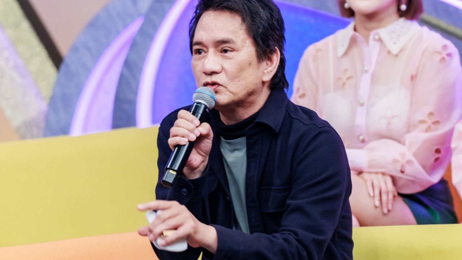 「神級巨星」來了！康康曝40年前首次見面　畢業旅行牽起緣分