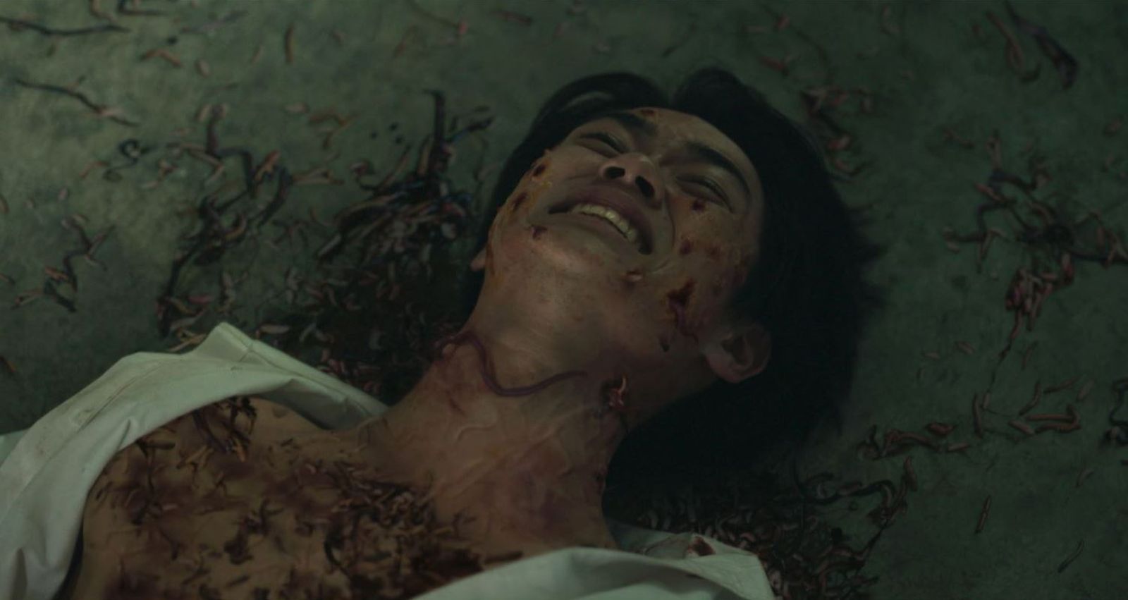 精蟲變蛆蟲「破體竄出」！男星「意淫學妹」下場慘了　全身超噁震撼畫面曝光