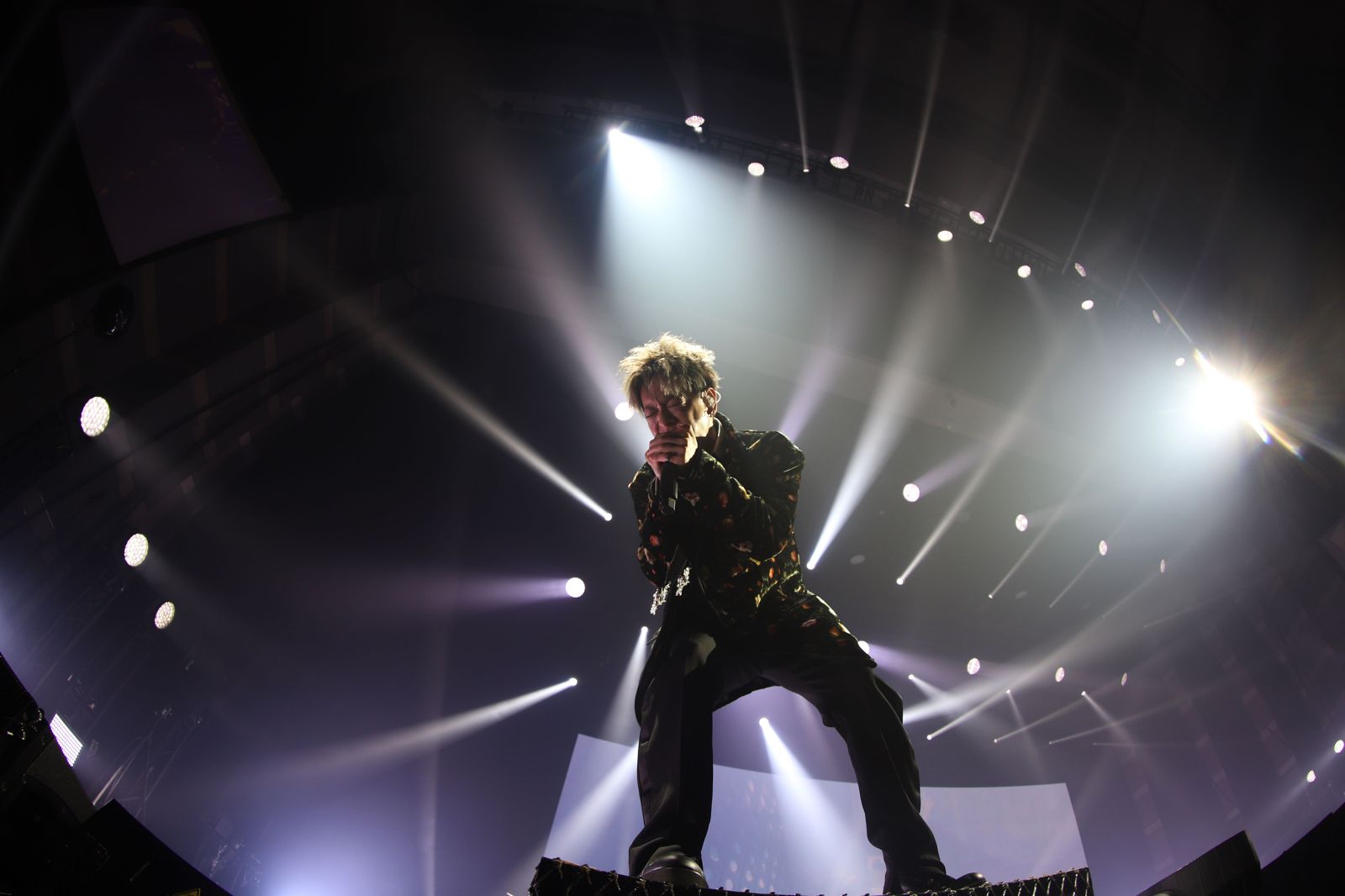 佐藤健在台上求婚。KKLIVE提供