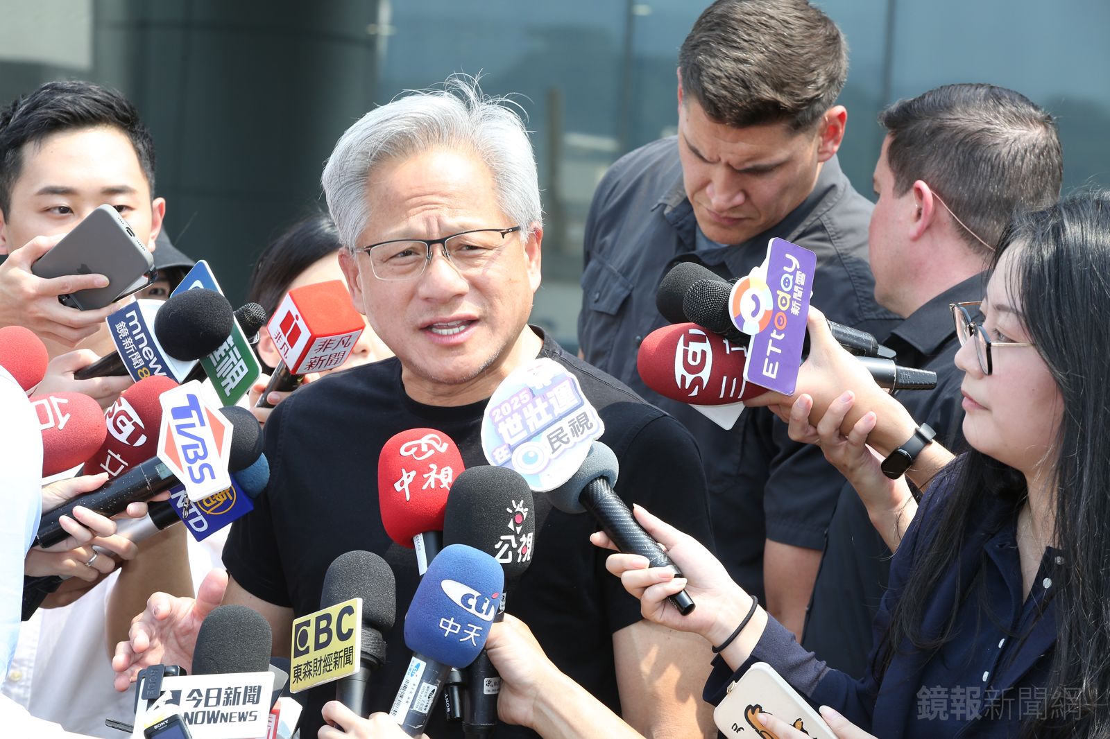 獨家／黃仁勳又回來了！今年第三度訪台　 專機預計今早降落　