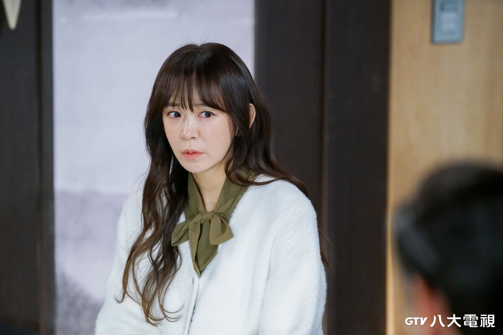 丈夫留學返國竟出軌!46歲女星劇中婚變 戲外尪崔元英1句叮嚀超暖