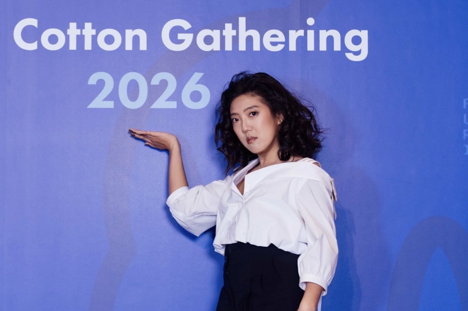 151公分歌后「私密生活」全曝光！李竺芯在家不穿內衣　依偎90公斤神秘對象