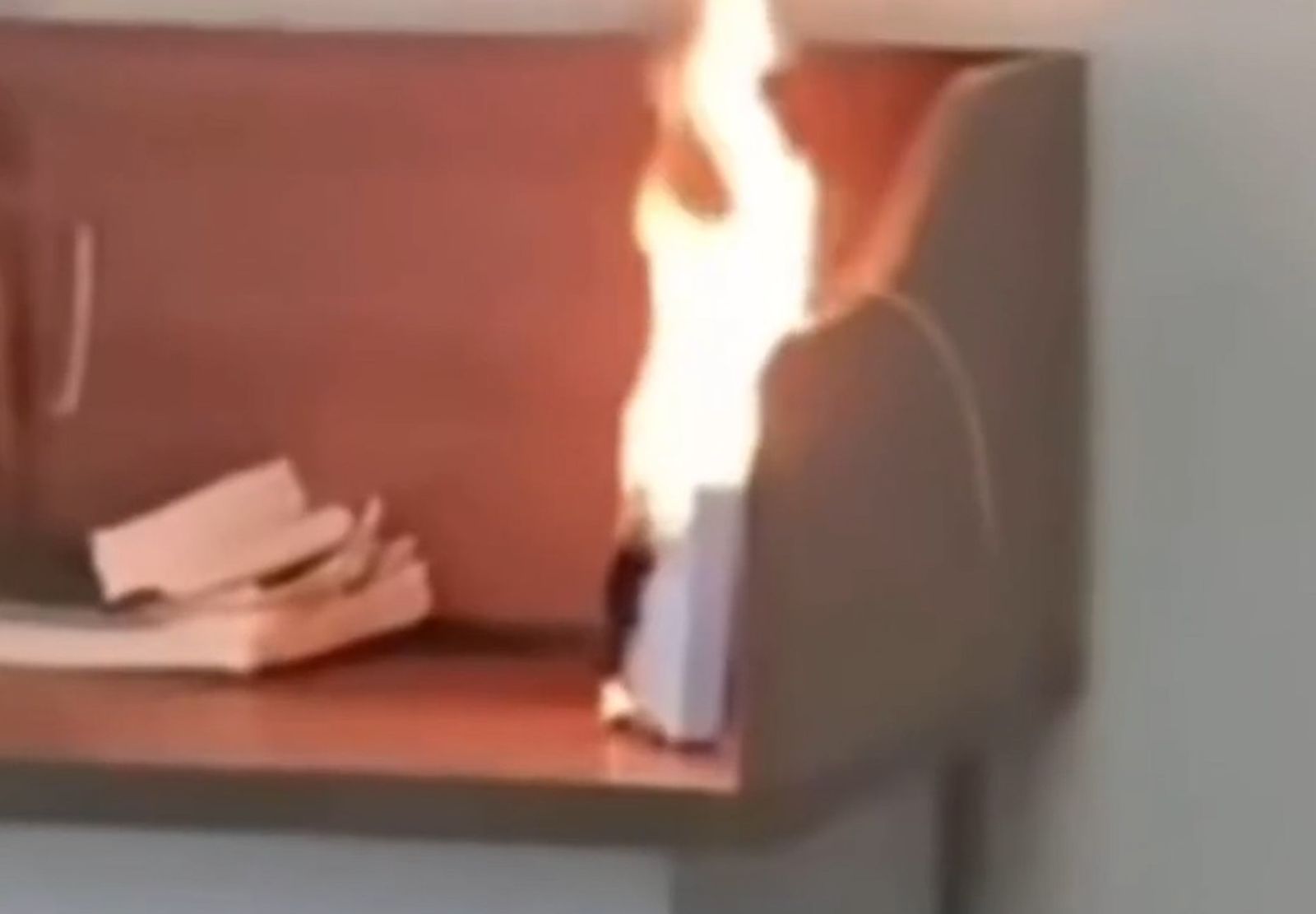 羅馬仕行動電源自燃事件頻傳。圖/翻攝自微博