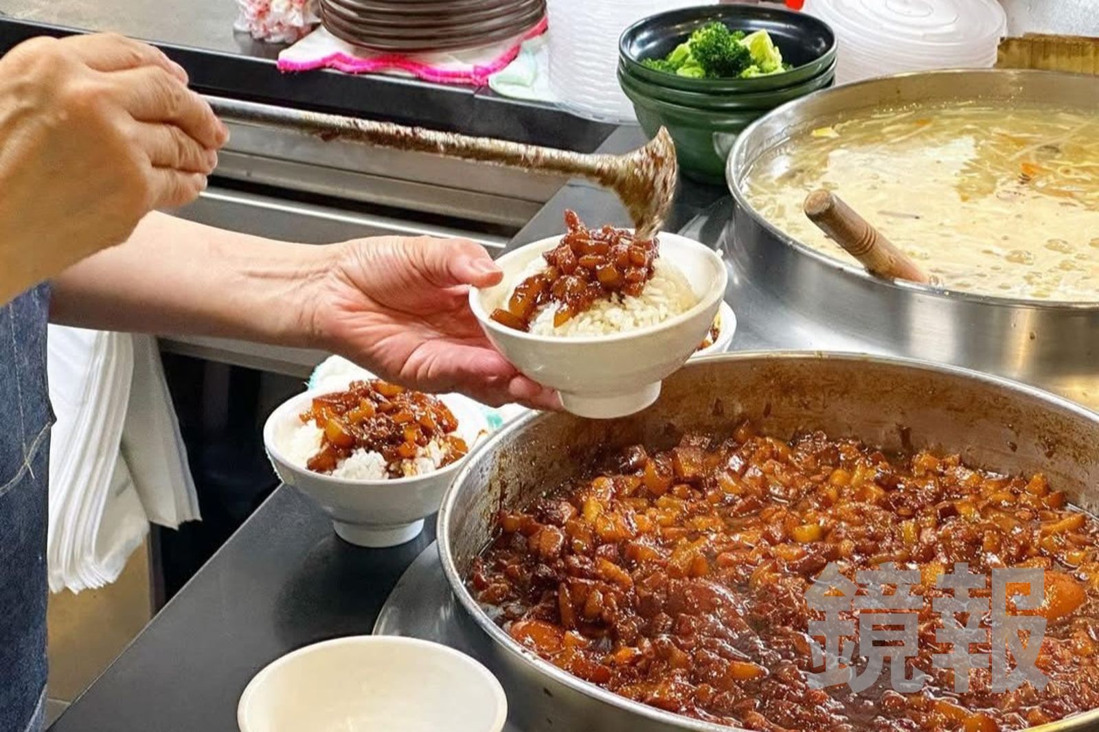 「魯肉飯」醬香迷人,肉丁膠質適中,柔軟入味,米飯有Q度。(50元/小碗)